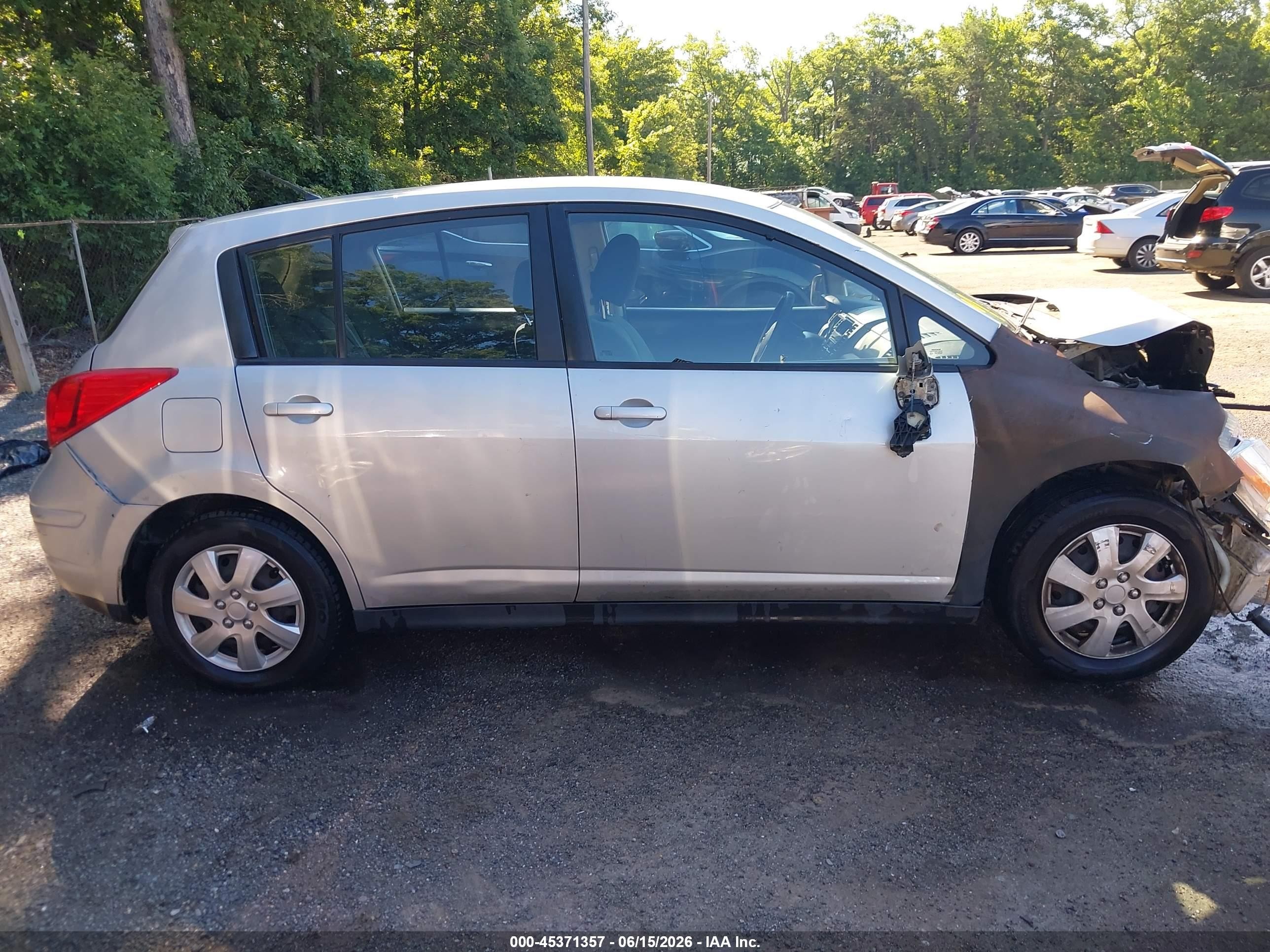 2012 Nissan Versa 1.8 S Silver vin: 3N1BC1CP9CK295159