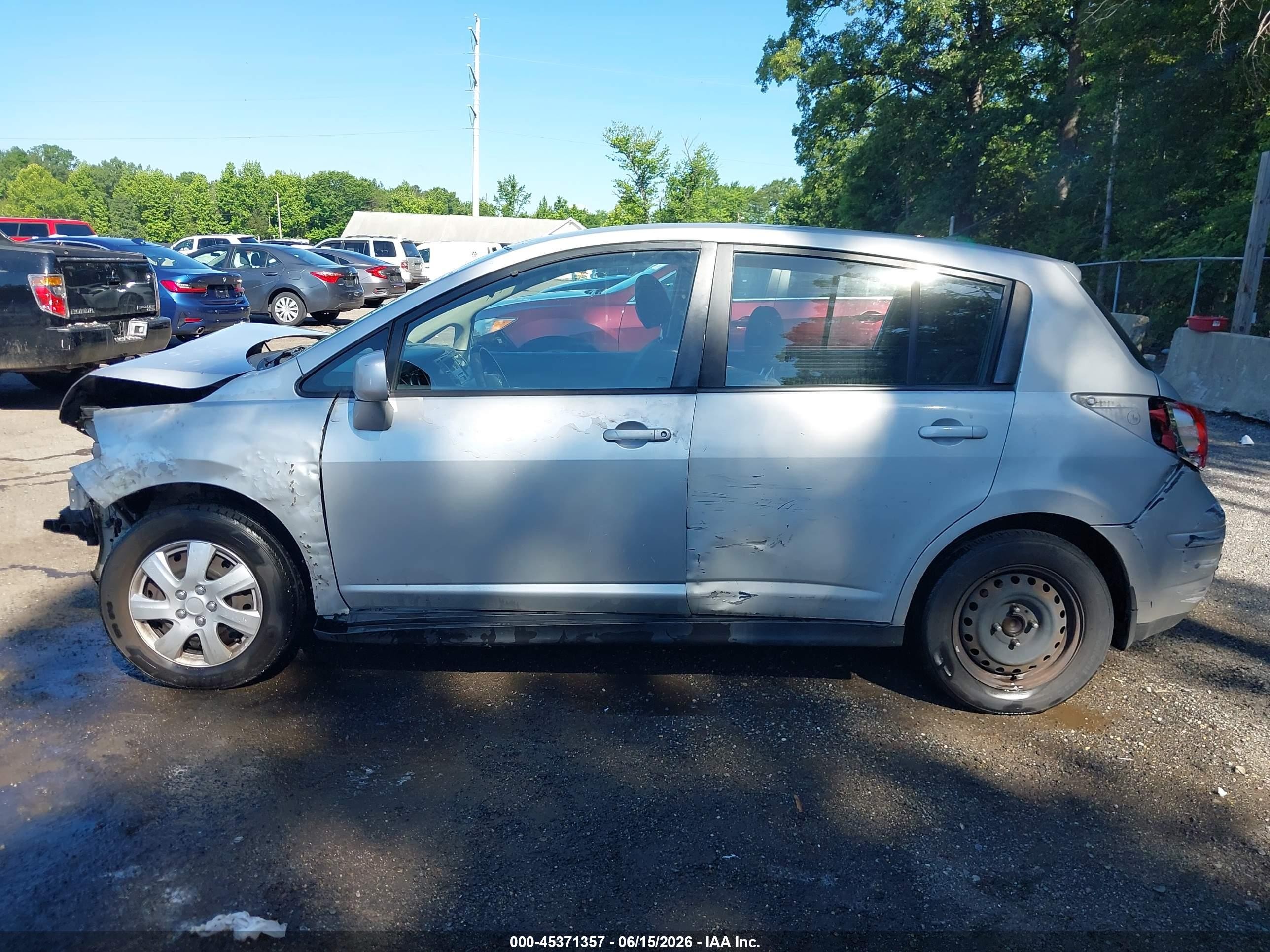 2012 Nissan Versa 1.8 S Silver vin: 3N1BC1CP9CK295159