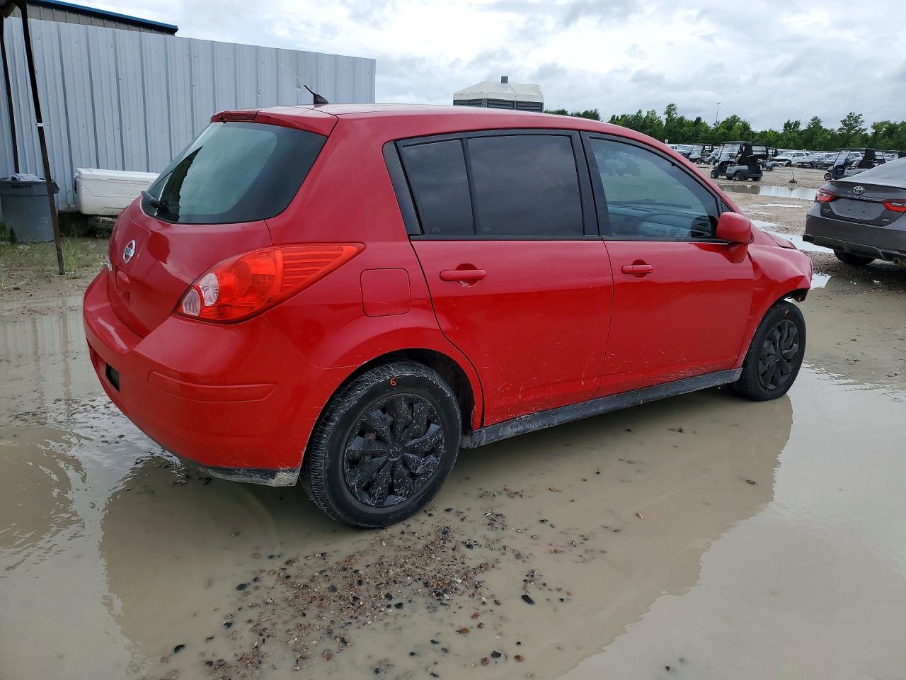 2012 Nissan Versa 1.8 S Red vin: 3N1BC1CP9CK806207