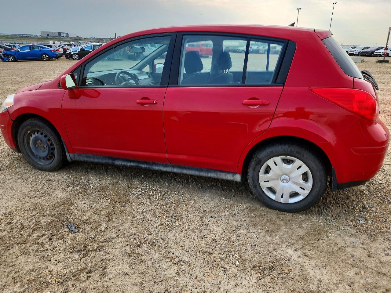 2012 Nissan Versa 1.8 S Red vin: 3N1BC1CP9CL363938