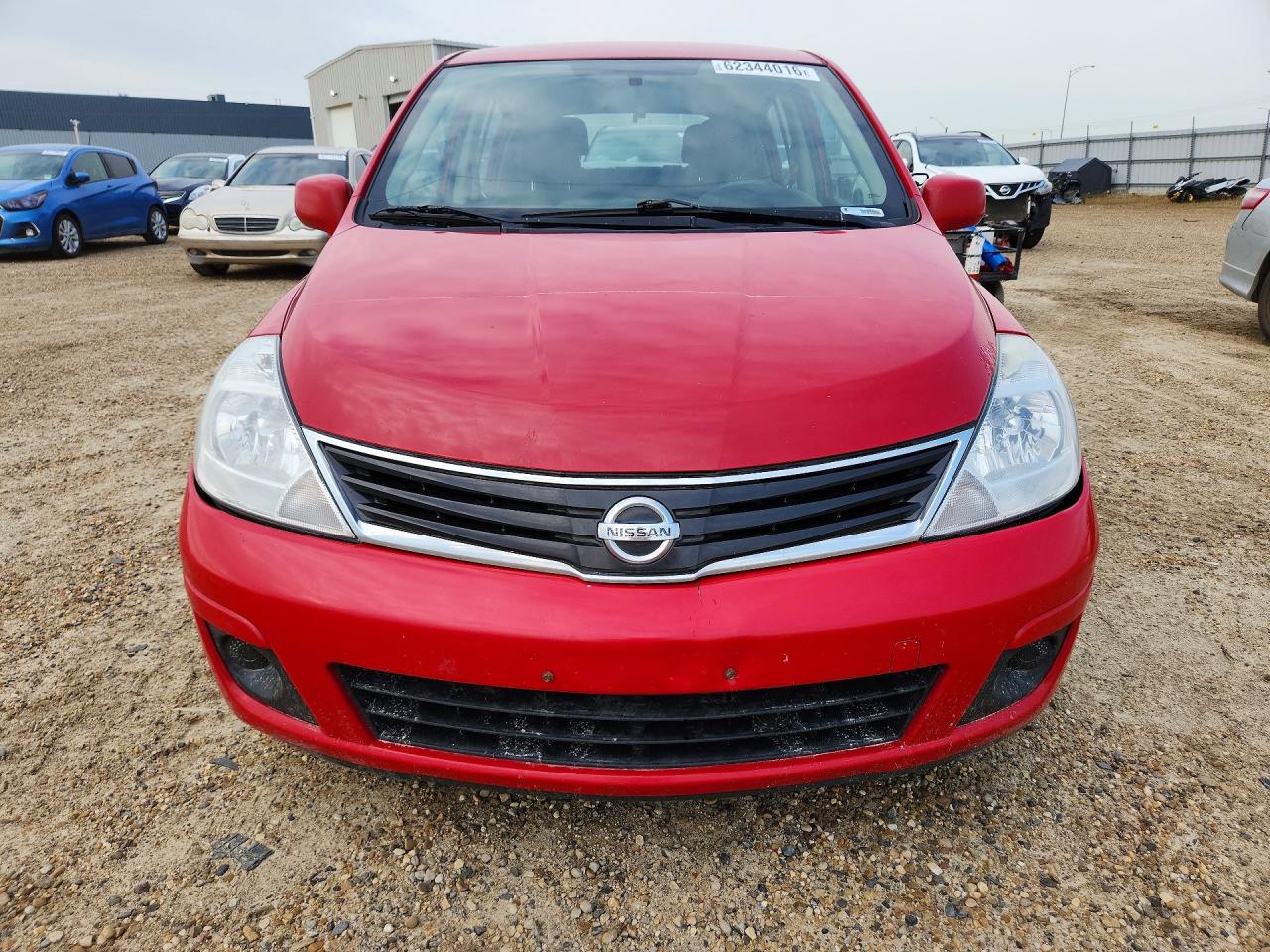2012 Nissan Versa 1.8 S Red vin: 3N1BC1CP9CL363938
