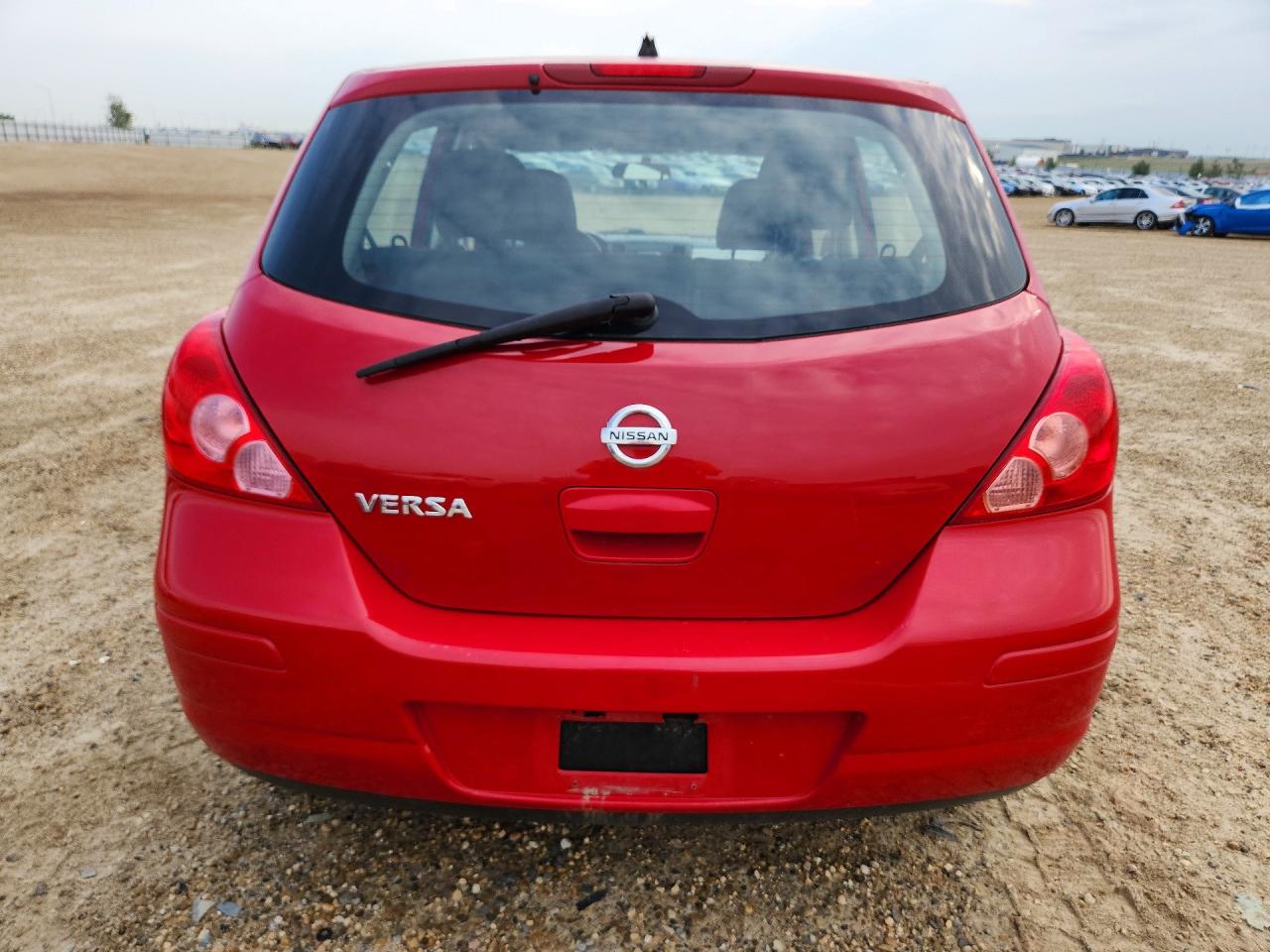 2012 Nissan Versa 1.8 S Red vin: 3N1BC1CP9CL363938