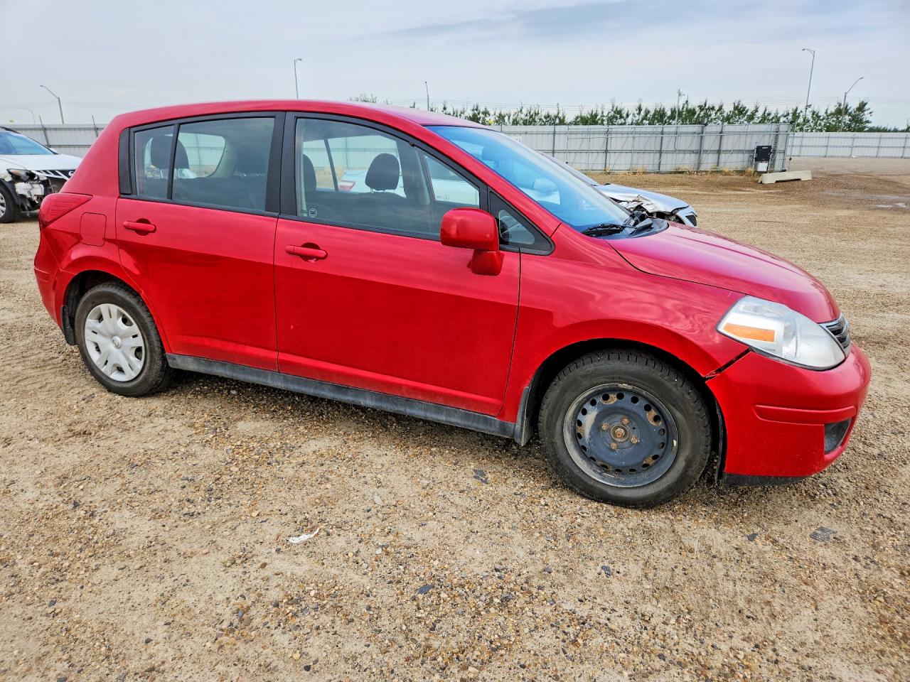 2012 Nissan Versa 1.8 S Red vin: 3N1BC1CP9CL363938
