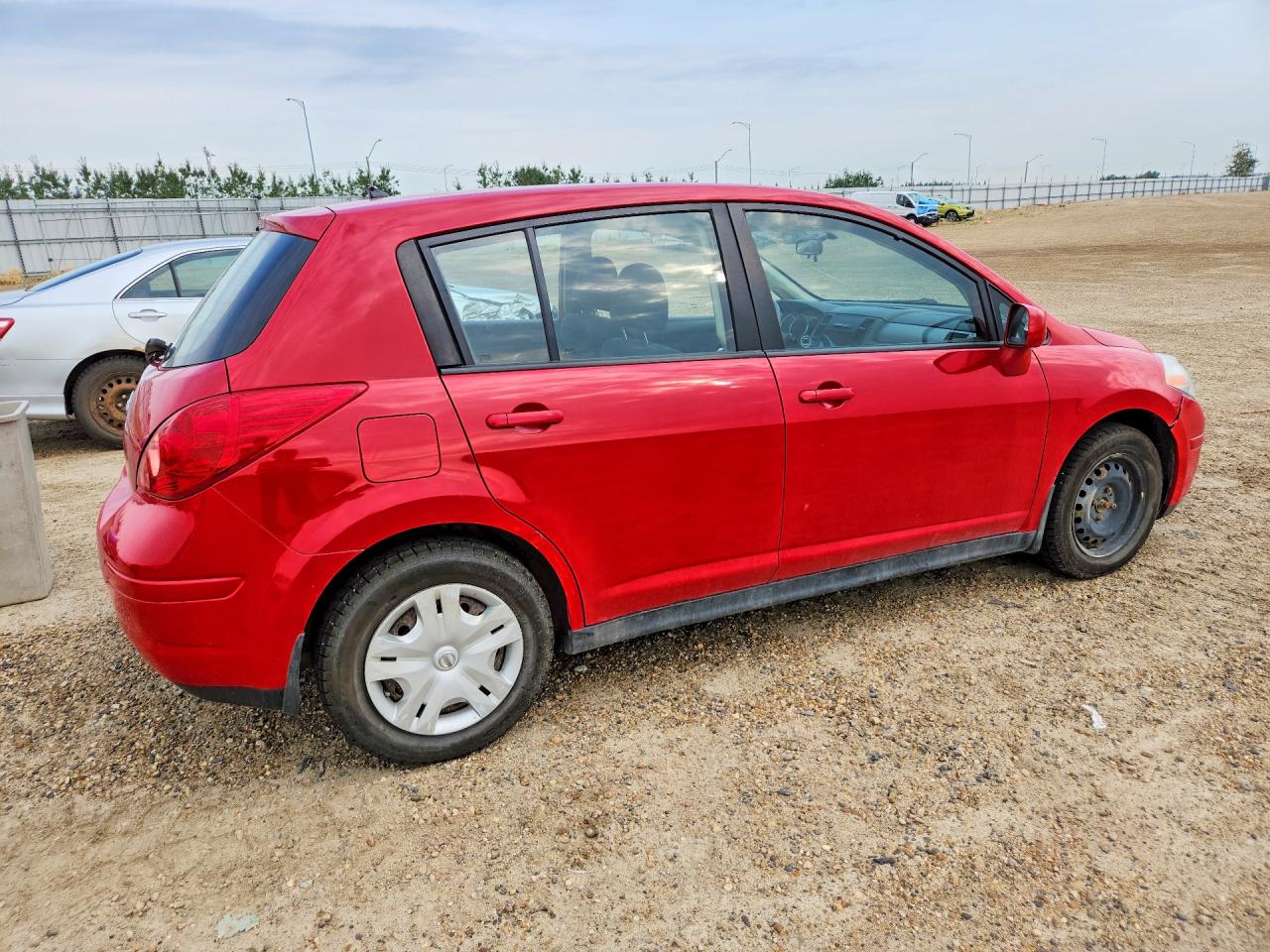 2012 Nissan Versa 1.8 S Red vin: 3N1BC1CP9CL363938