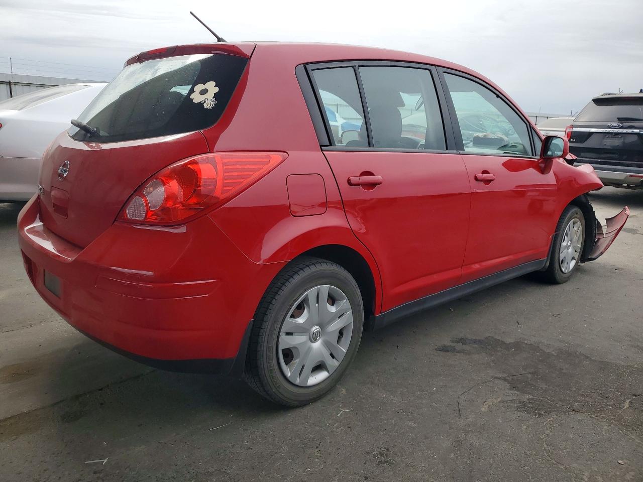 2012 Nissan Versa 1.8 S Red vin: 3N1BC1CP9CL375071