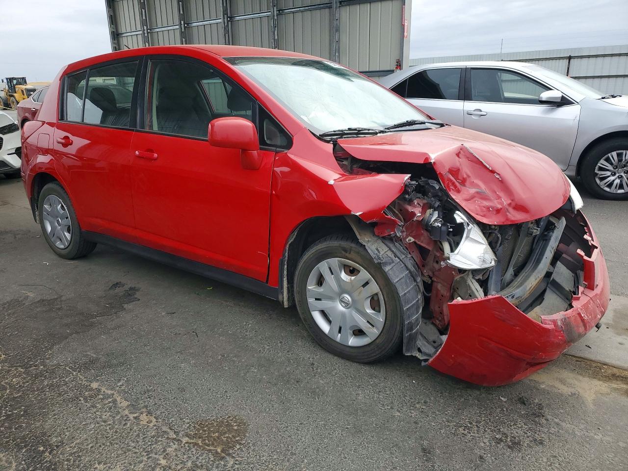 2012 Nissan Versa 1.8 S Red vin: 3N1BC1CP9CL375071
