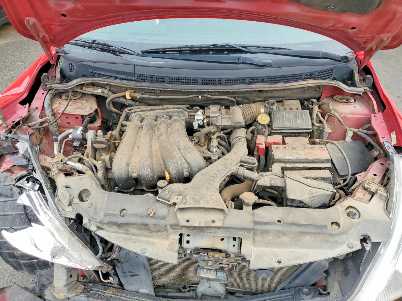 2012 Nissan Versa 1.8 S Red vin: 3N1BC1CP9CL375071