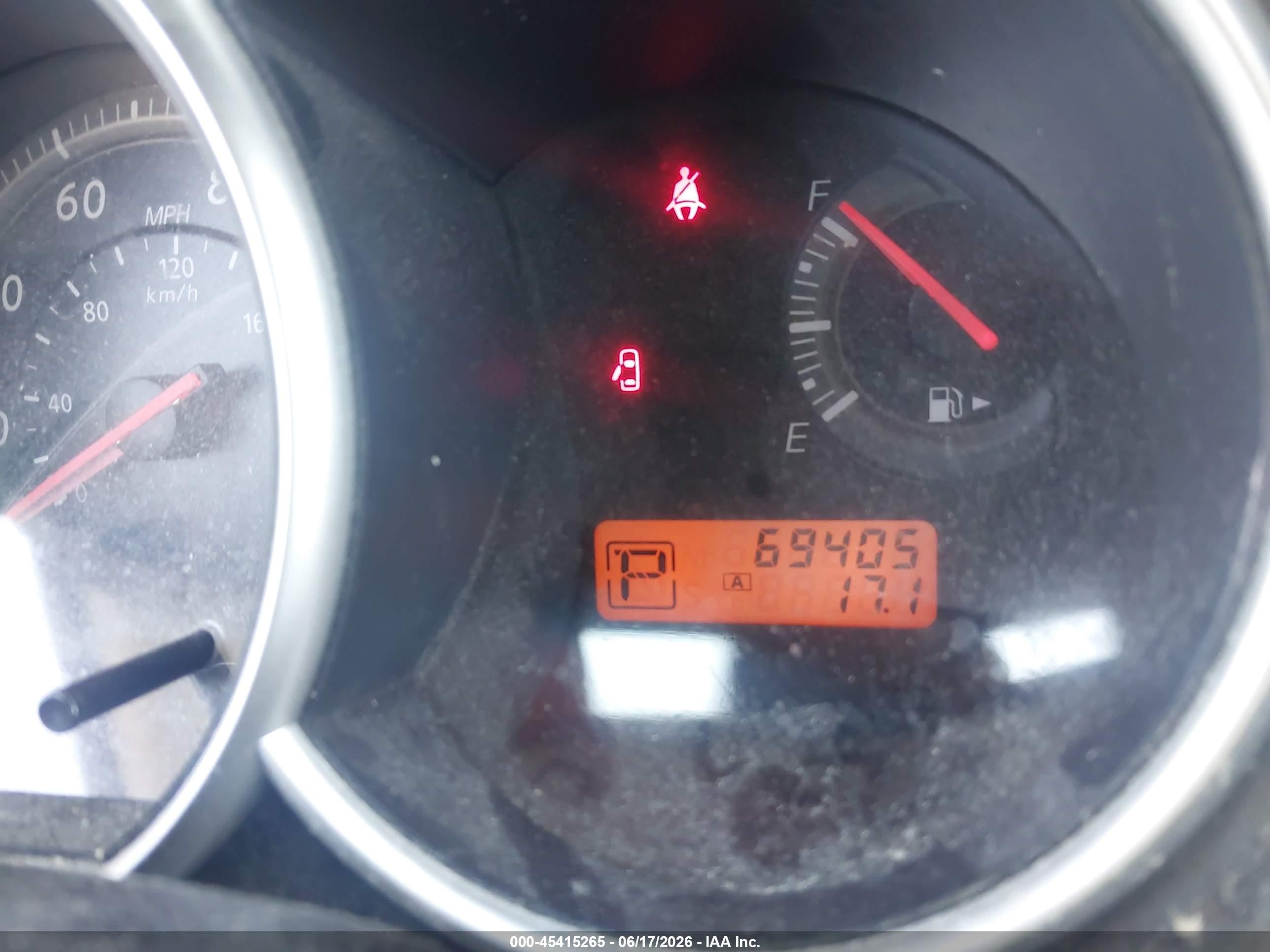 2010 Nissan Versa 1.8s Silver vin: 3N1BC1CPXAL413047