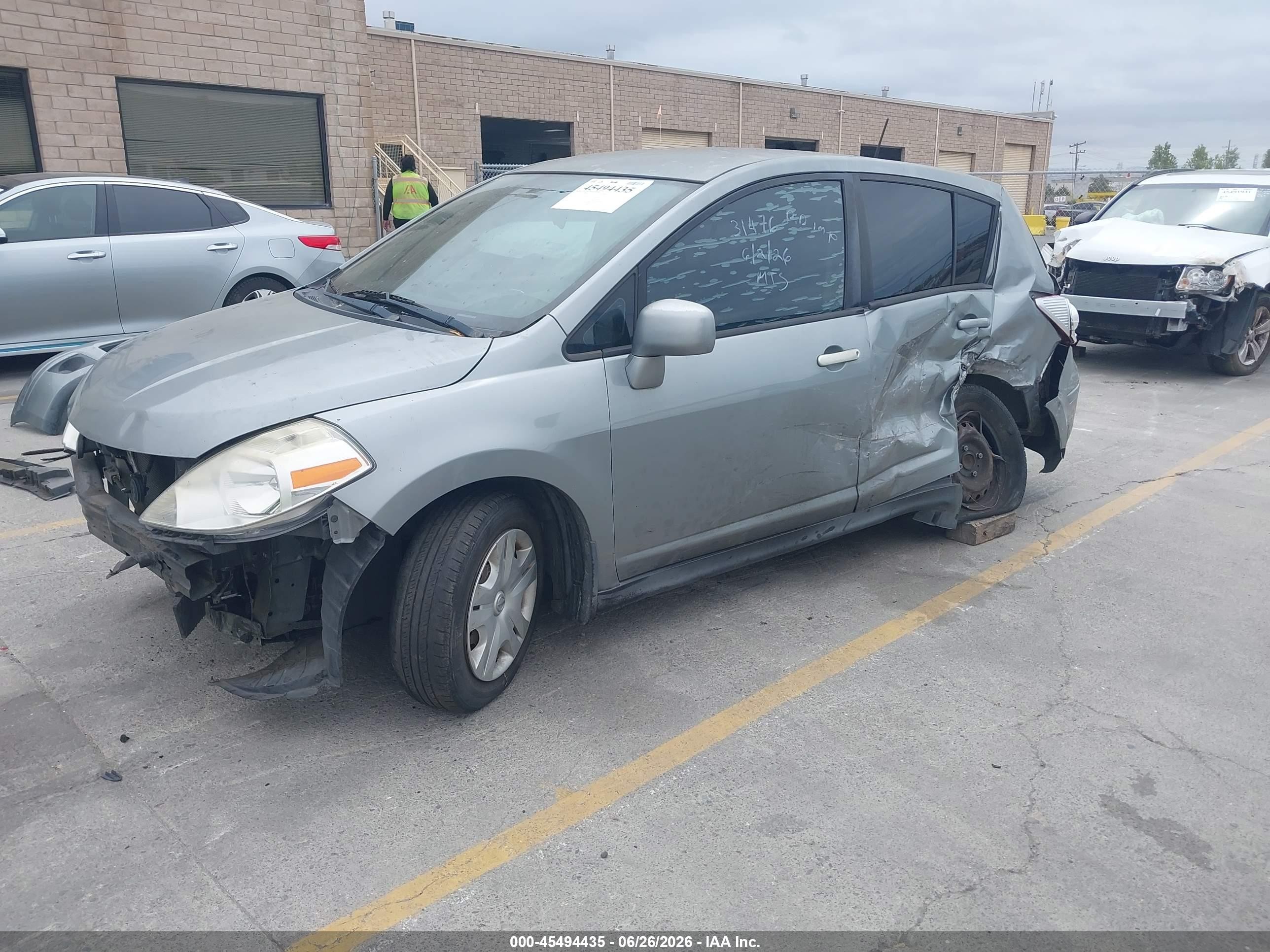 2010 Nissan Versa 1.8s Серый vin: 3N1BC1CPXAL427207