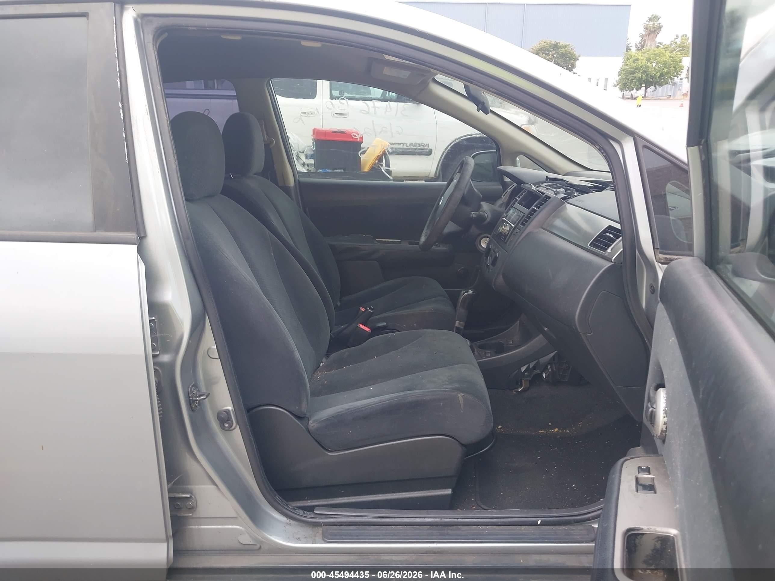 2010 Nissan Versa 1.8s Серый vin: 3N1BC1CPXAL427207