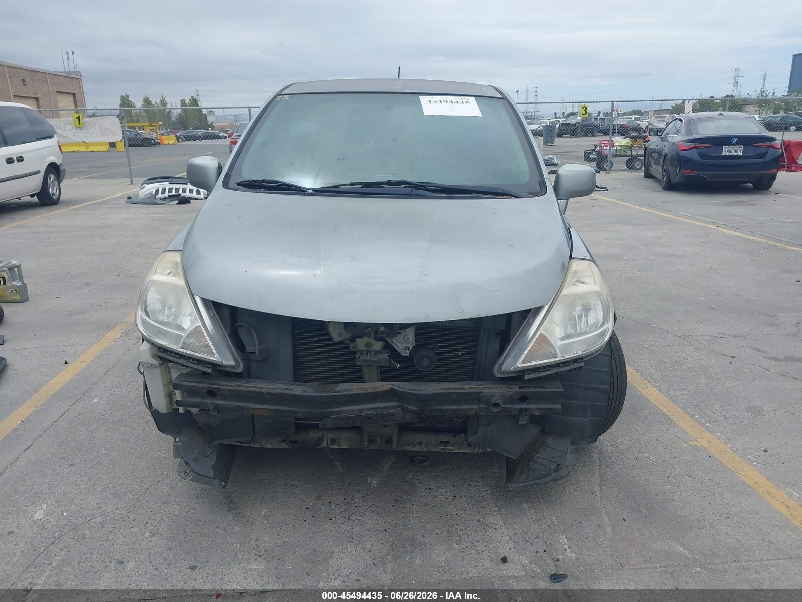 2010 Nissan Versa 1.8s Серый vin: 3N1BC1CPXAL427207