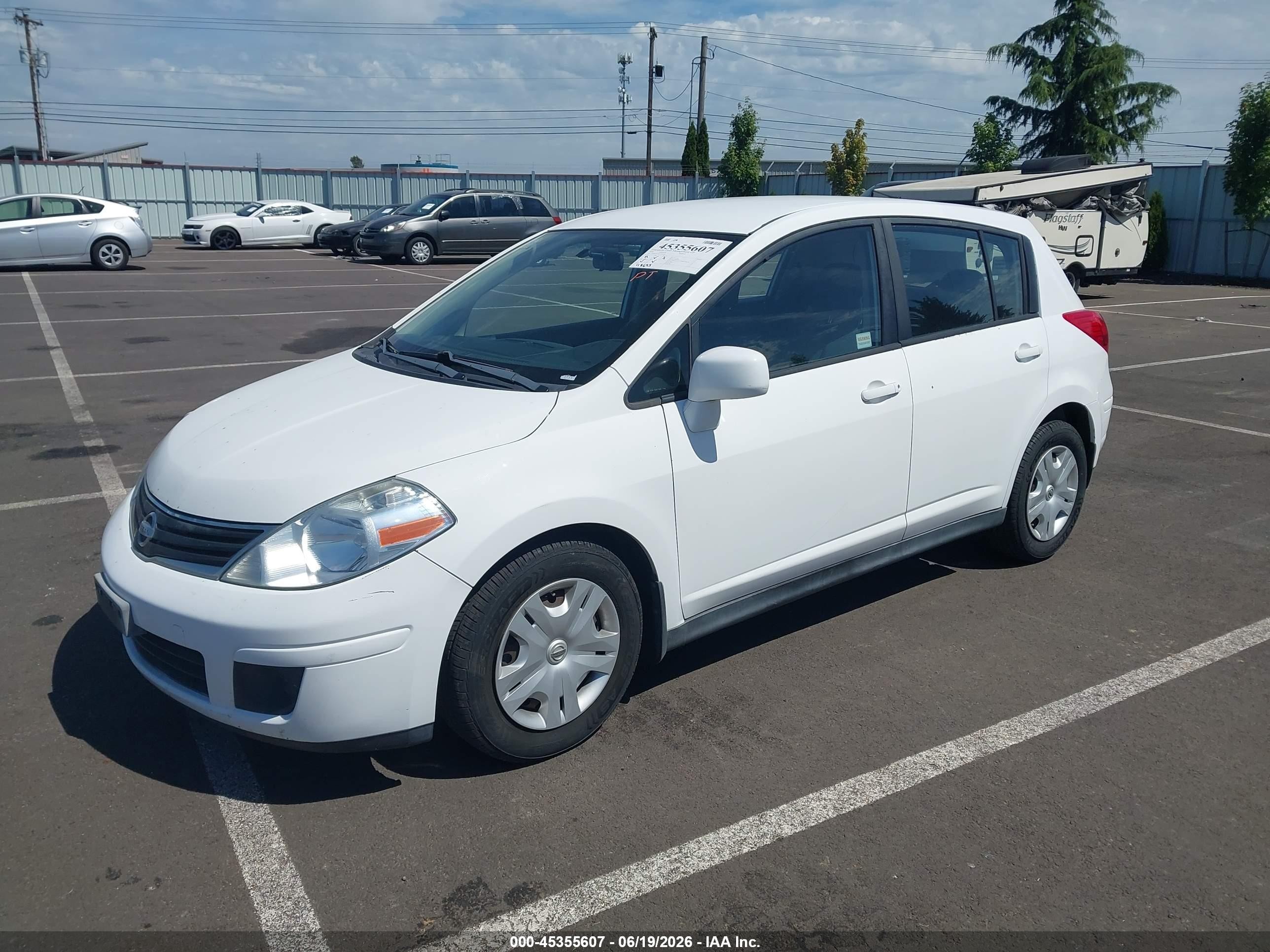 2010 Nissan Versa 1.8s White vin: 3N1BC1CPXAL462149