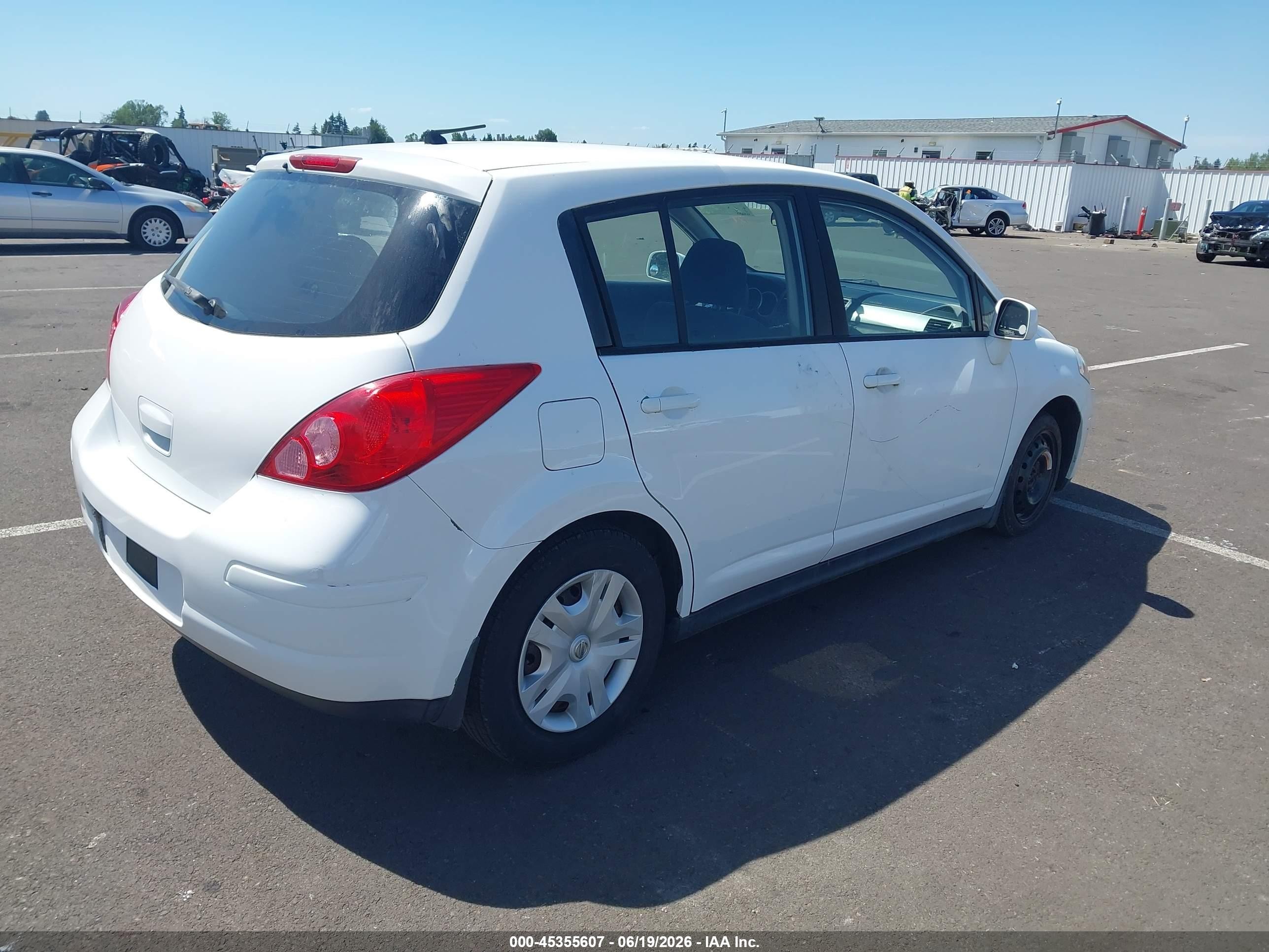 2010 Nissan Versa 1.8s White vin: 3N1BC1CPXAL462149