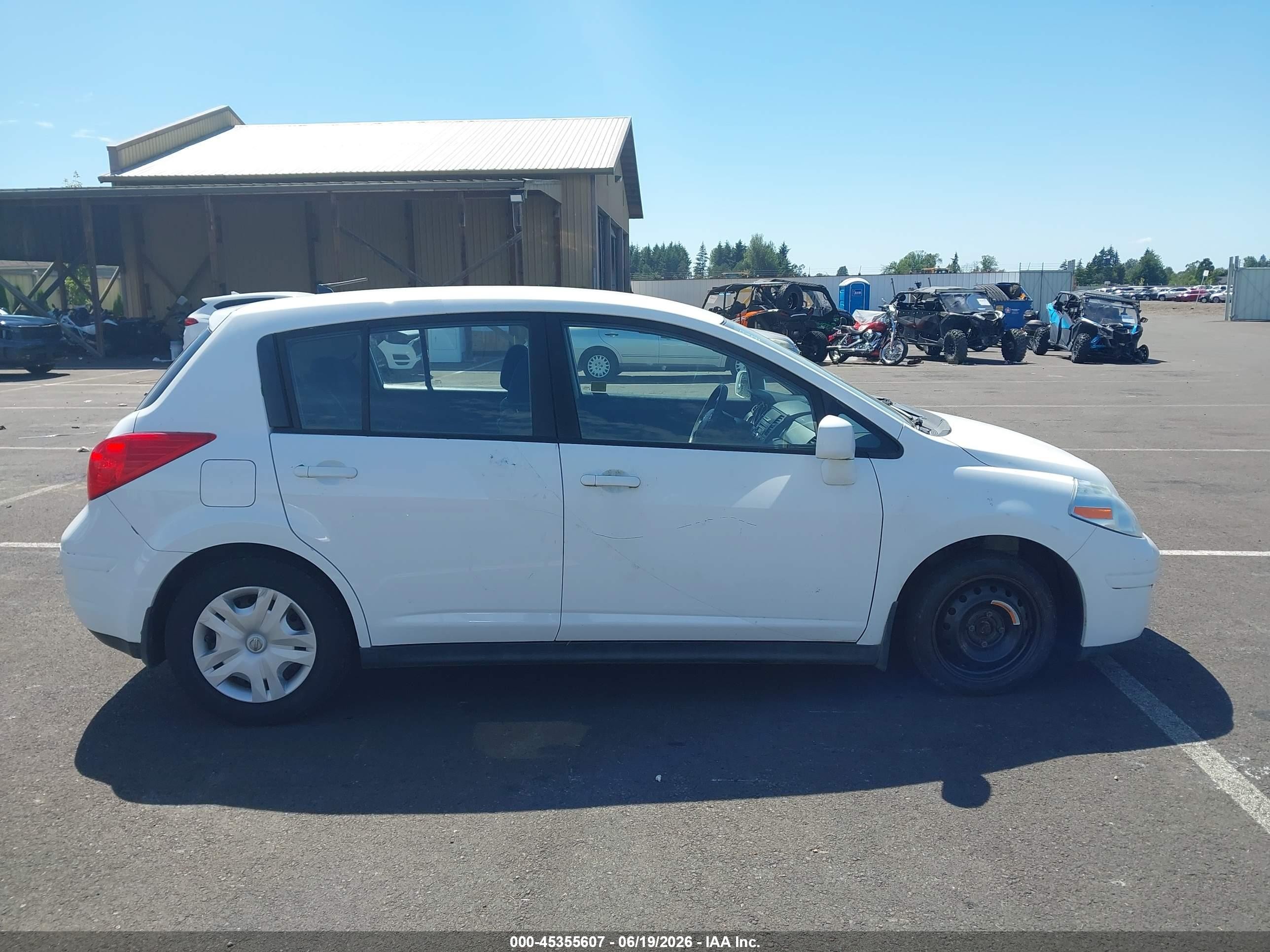 2010 Nissan Versa 1.8s White vin: 3N1BC1CPXAL462149