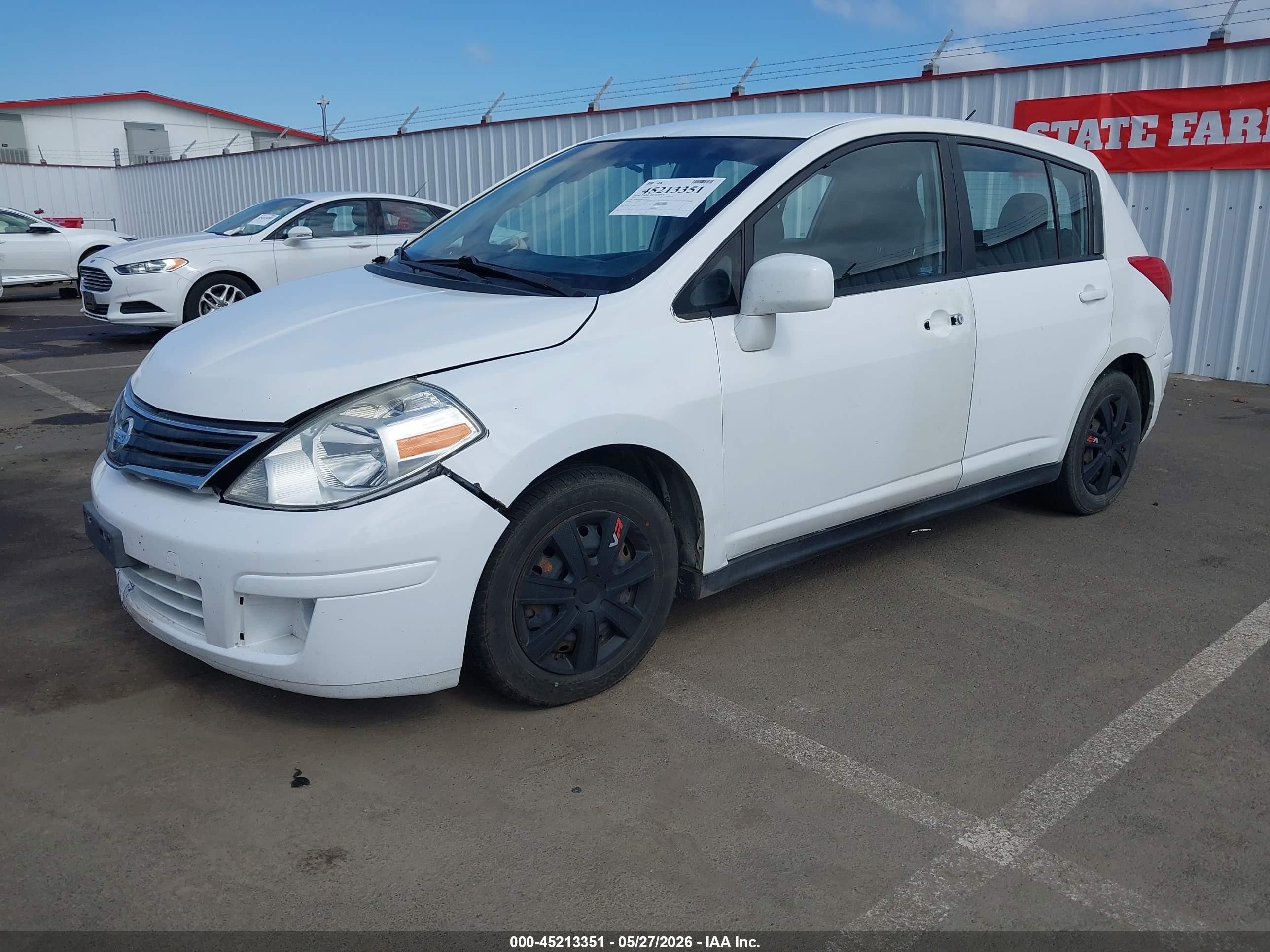 2011 Nissan Versa 1.8s White vin: 3N1BC1CPXBL358570