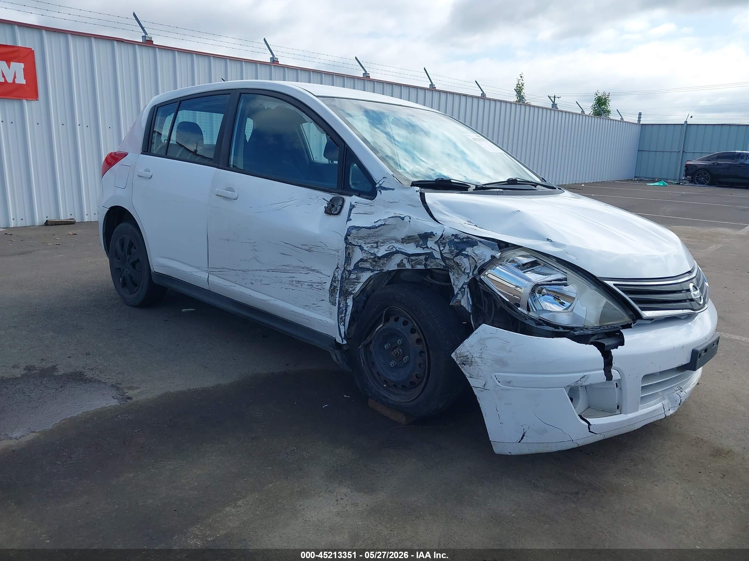 2011 Nissan Versa 1.8s Белый vin: 3N1BC1CPXBL358570