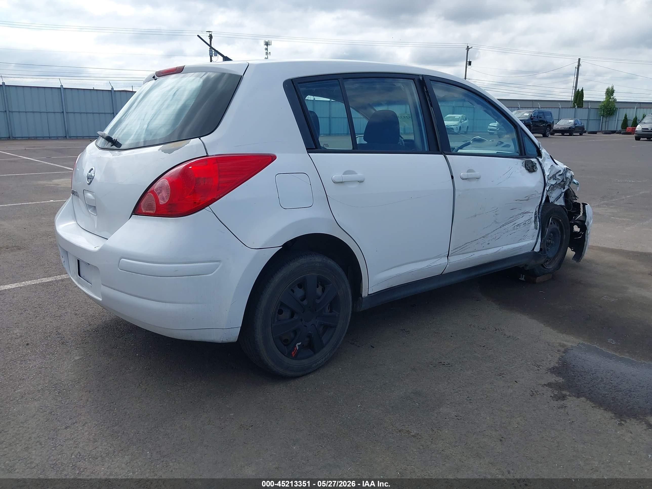 2011 Nissan Versa 1.8s White vin: 3N1BC1CPXBL358570