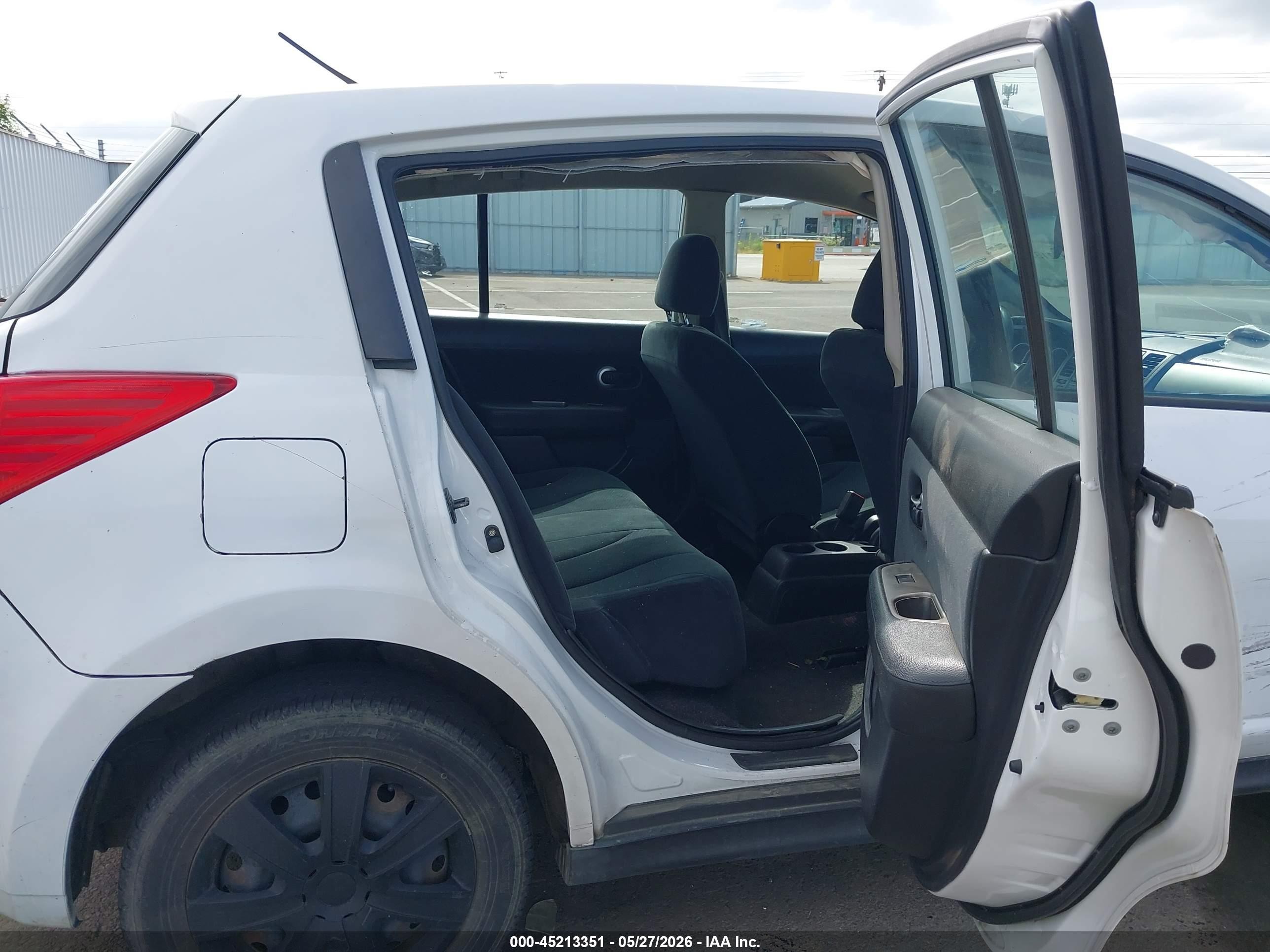 2011 Nissan Versa 1.8s White vin: 3N1BC1CPXBL358570