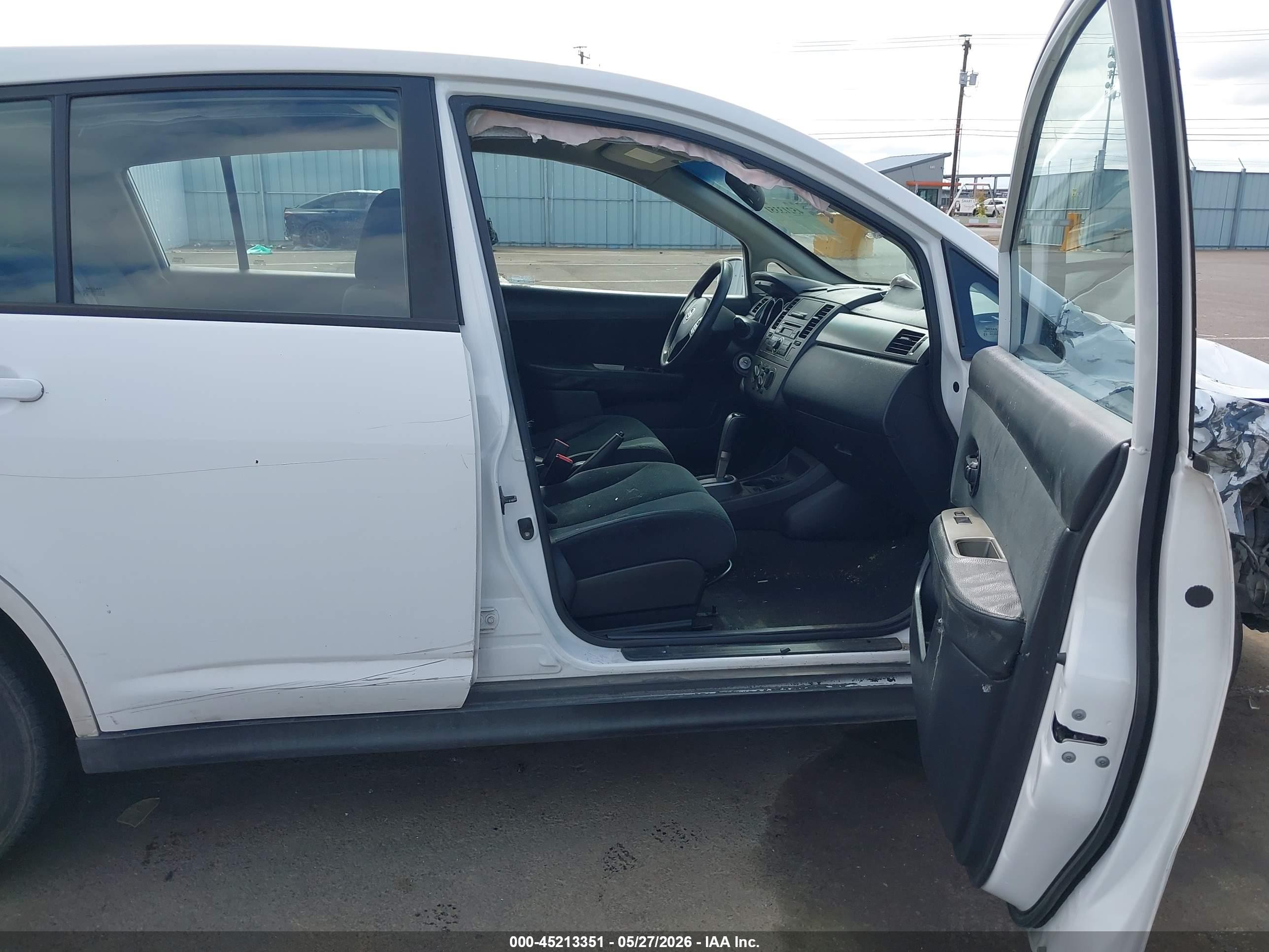 2011 Nissan Versa 1.8s White vin: 3N1BC1CPXBL358570