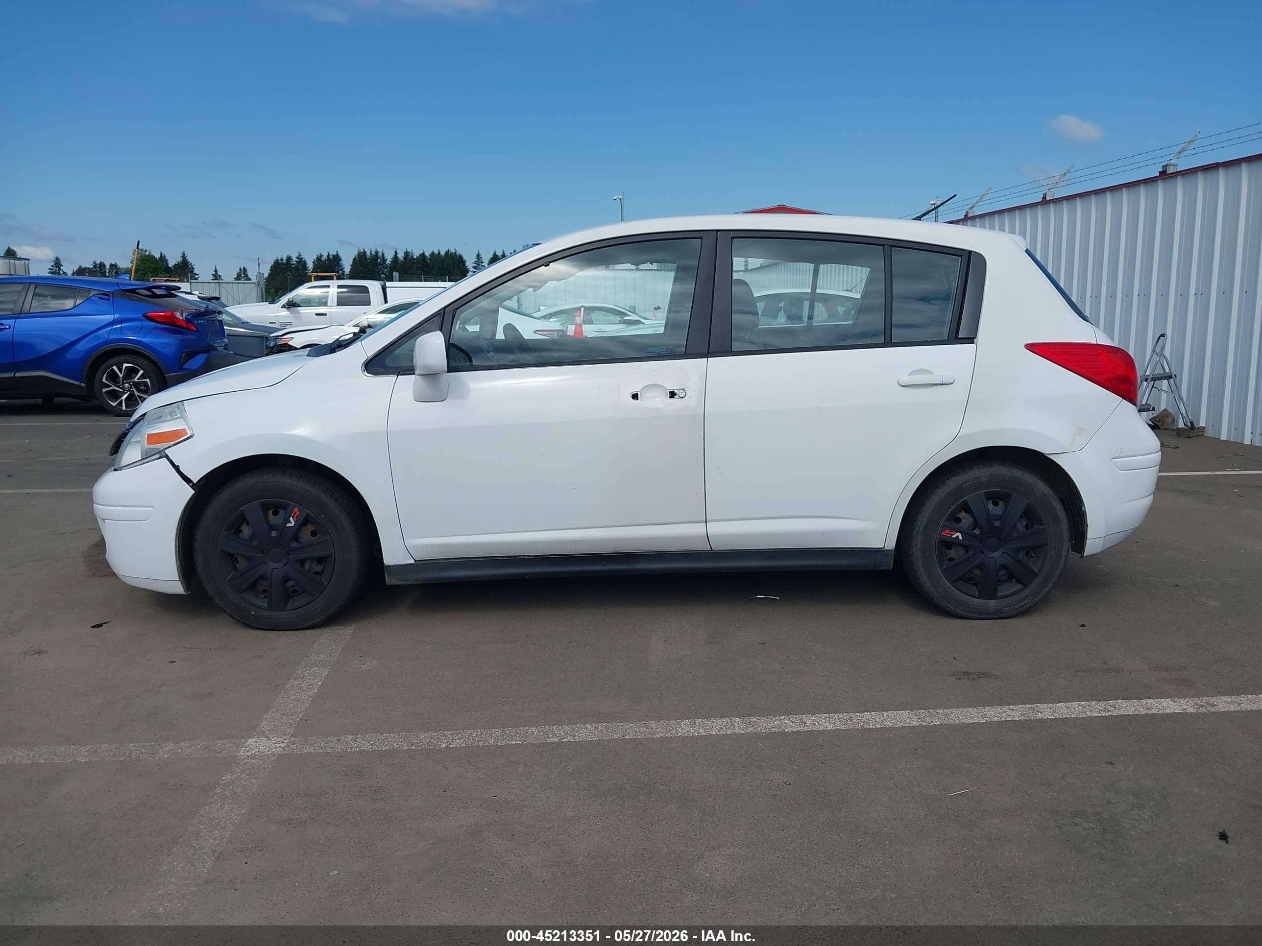 2011 Nissan Versa 1.8s White vin: 3N1BC1CPXBL358570