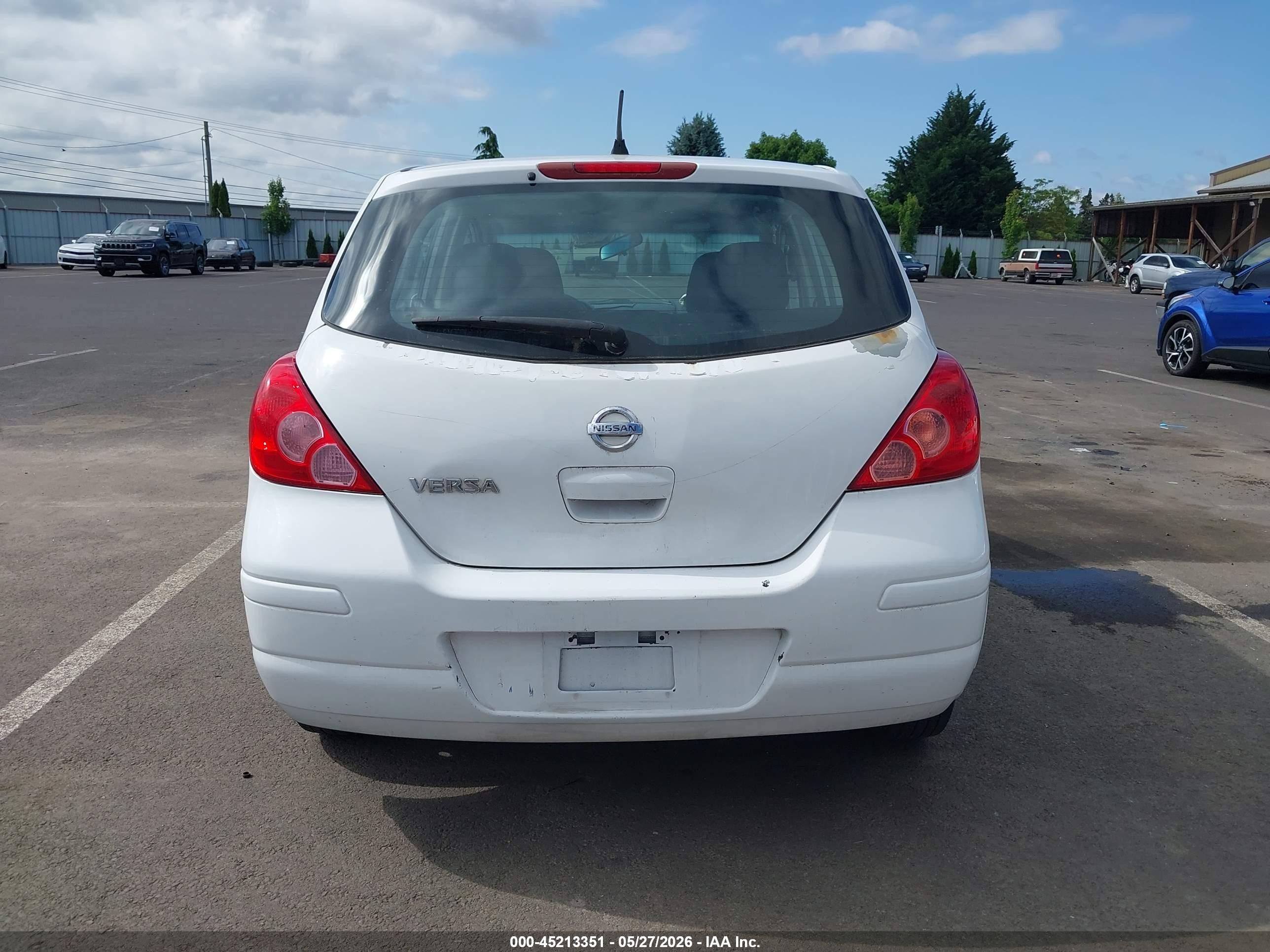 2011 Nissan Versa 1.8s White vin: 3N1BC1CPXBL358570