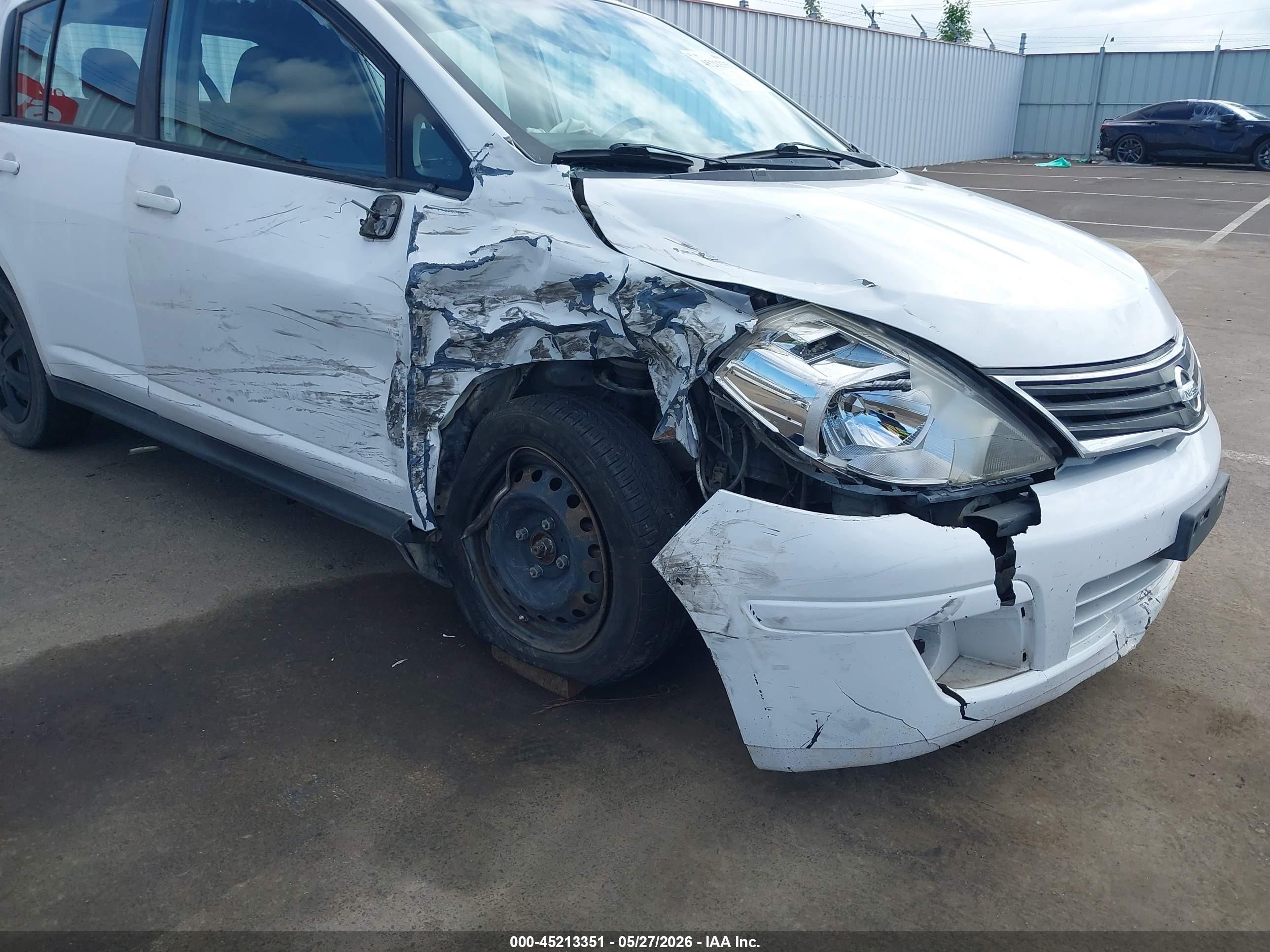2011 Nissan Versa 1.8s White vin: 3N1BC1CPXBL358570