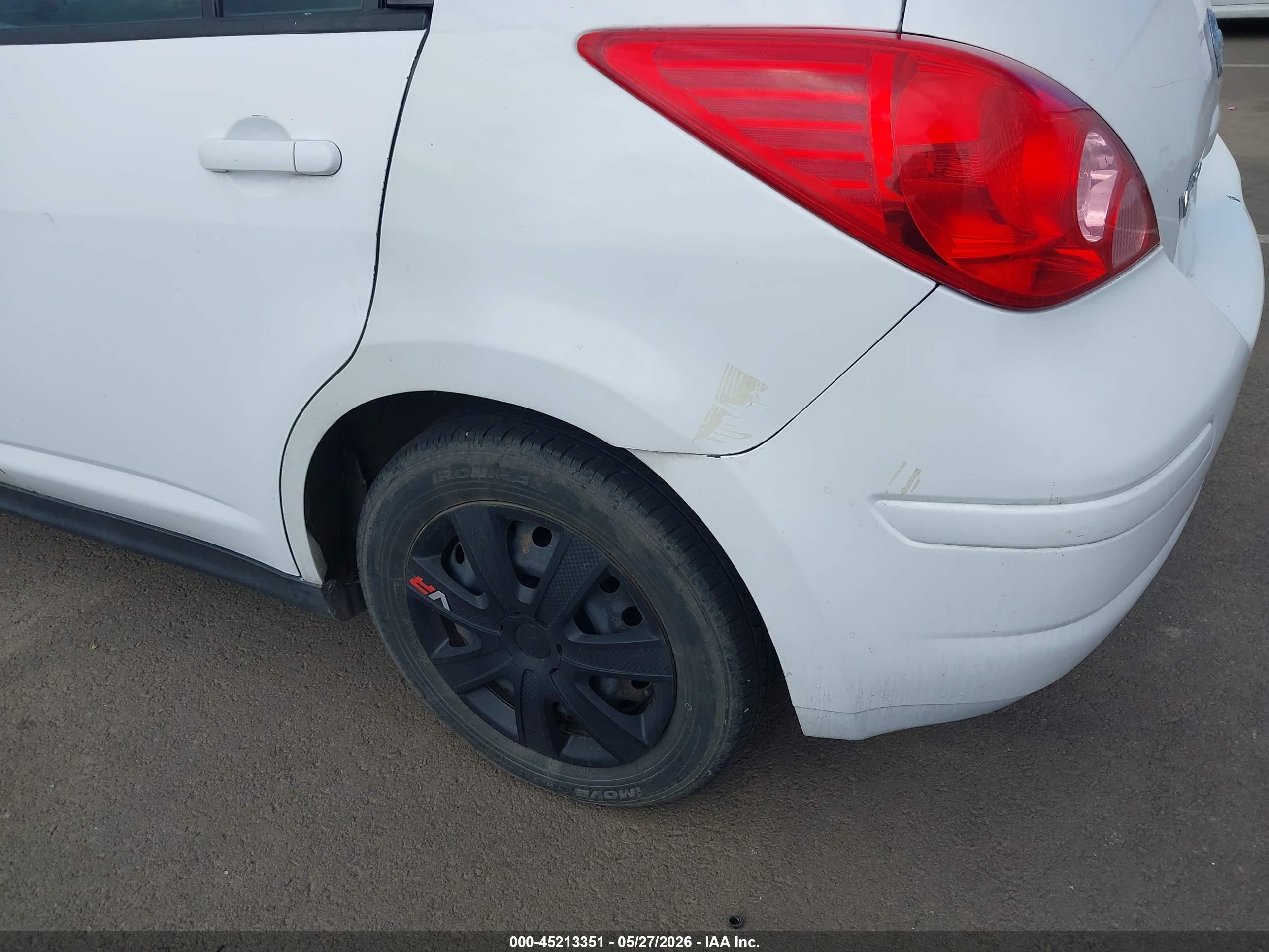 2011 Nissan Versa 1.8s White vin: 3N1BC1CPXBL358570