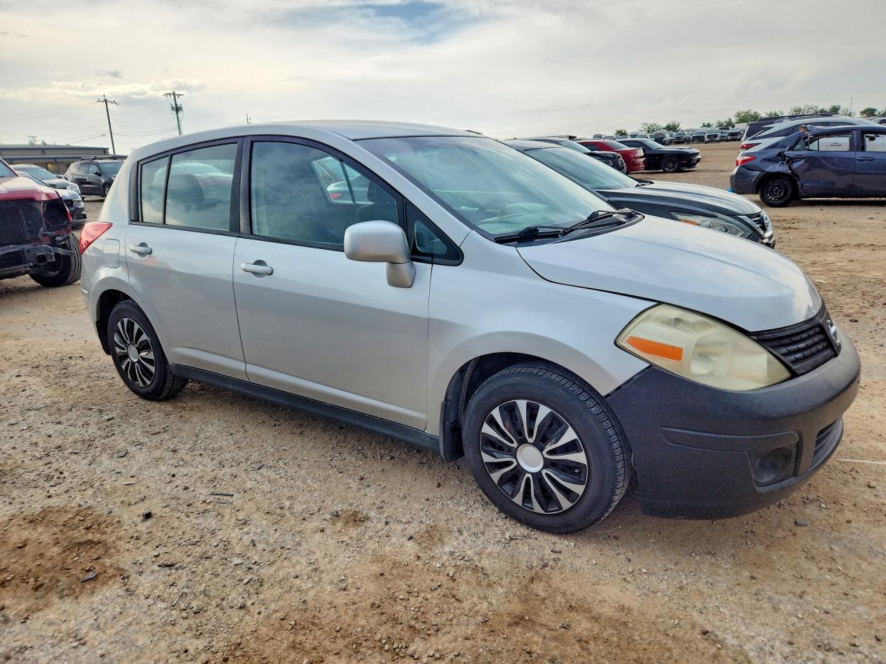 2011 Nissan Versa 1.8 S Silver vin: 3N1BC1CPXBL359766