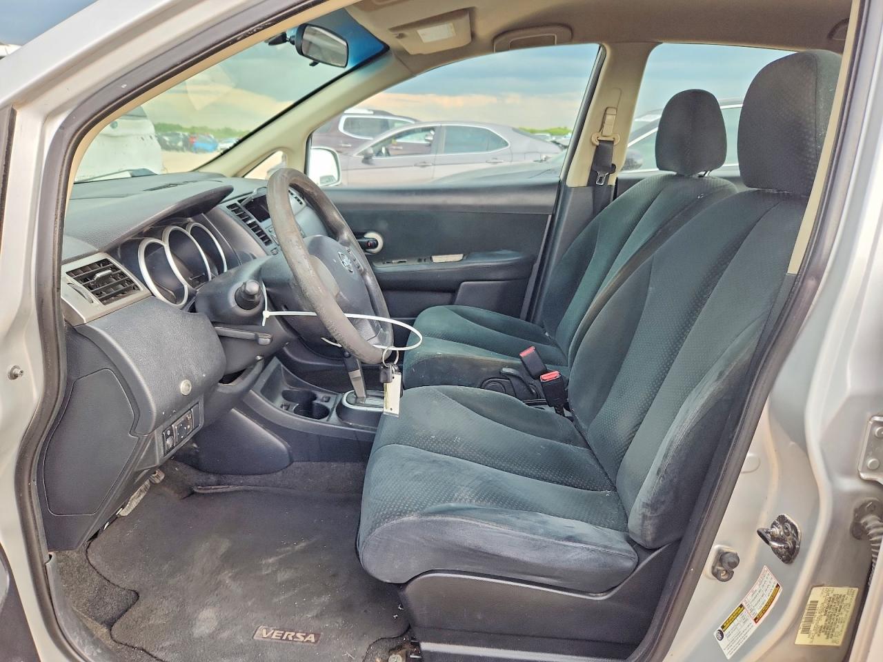 2011 Nissan Versa 1.8 S Silver vin: 3N1BC1CPXBL359766