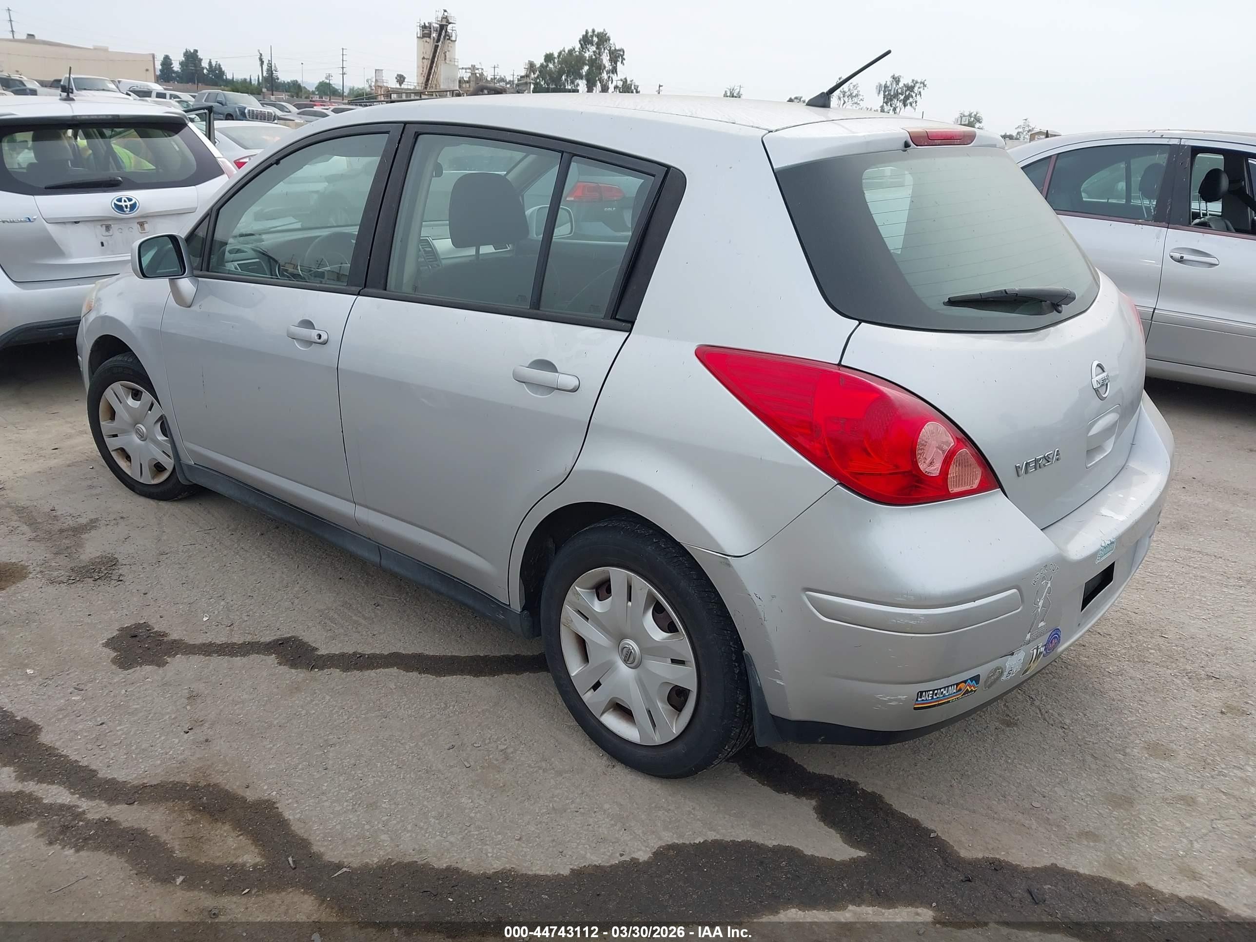 2011 Nissan Versa 1.8s Silver vin: 3N1BC1CPXBL367432