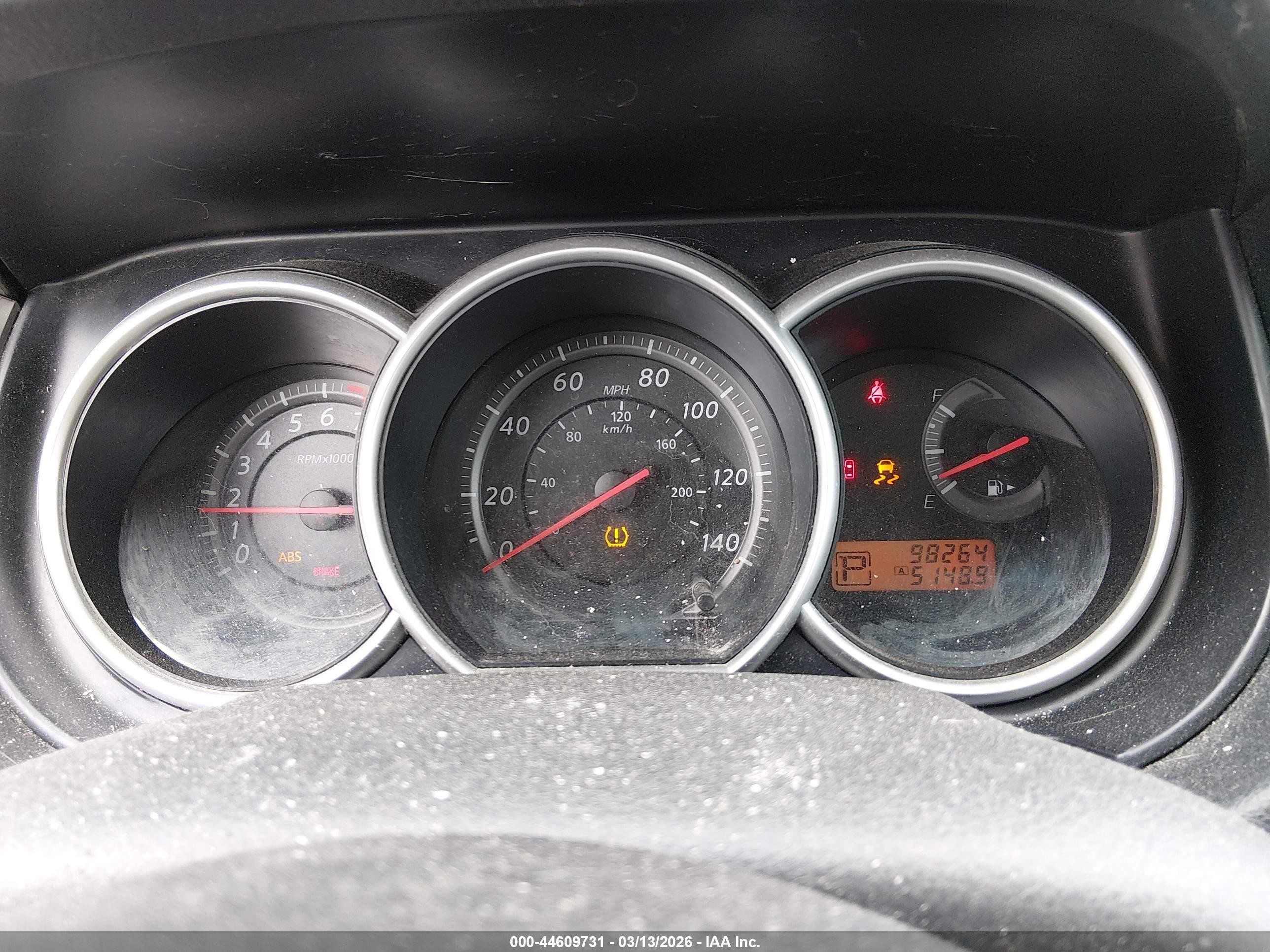 2011 Nissan Versa 1.8s Silver vin: 3N1BC1CPXBL394419