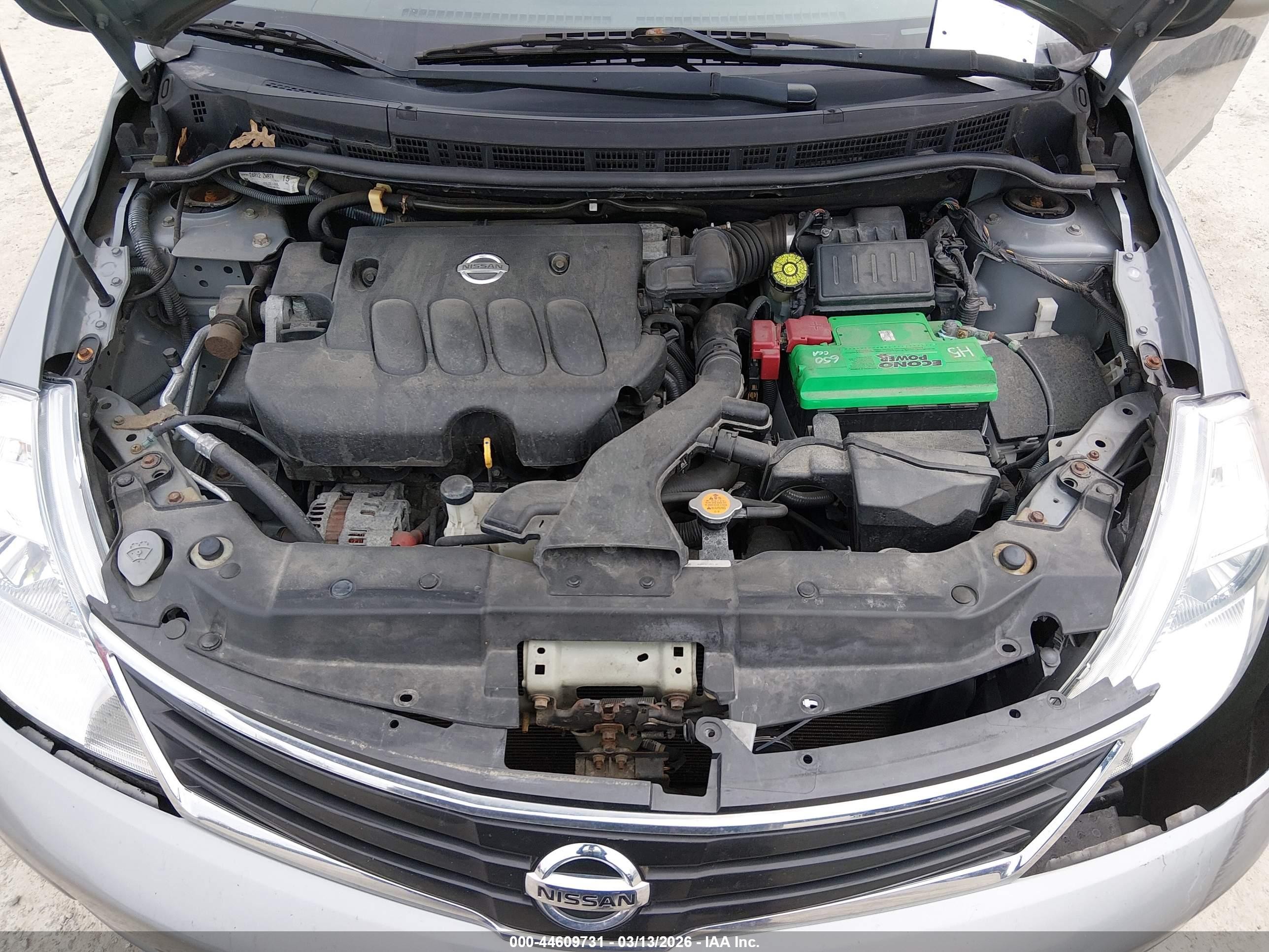 2011 Nissan Versa 1.8s Silver vin: 3N1BC1CPXBL394419