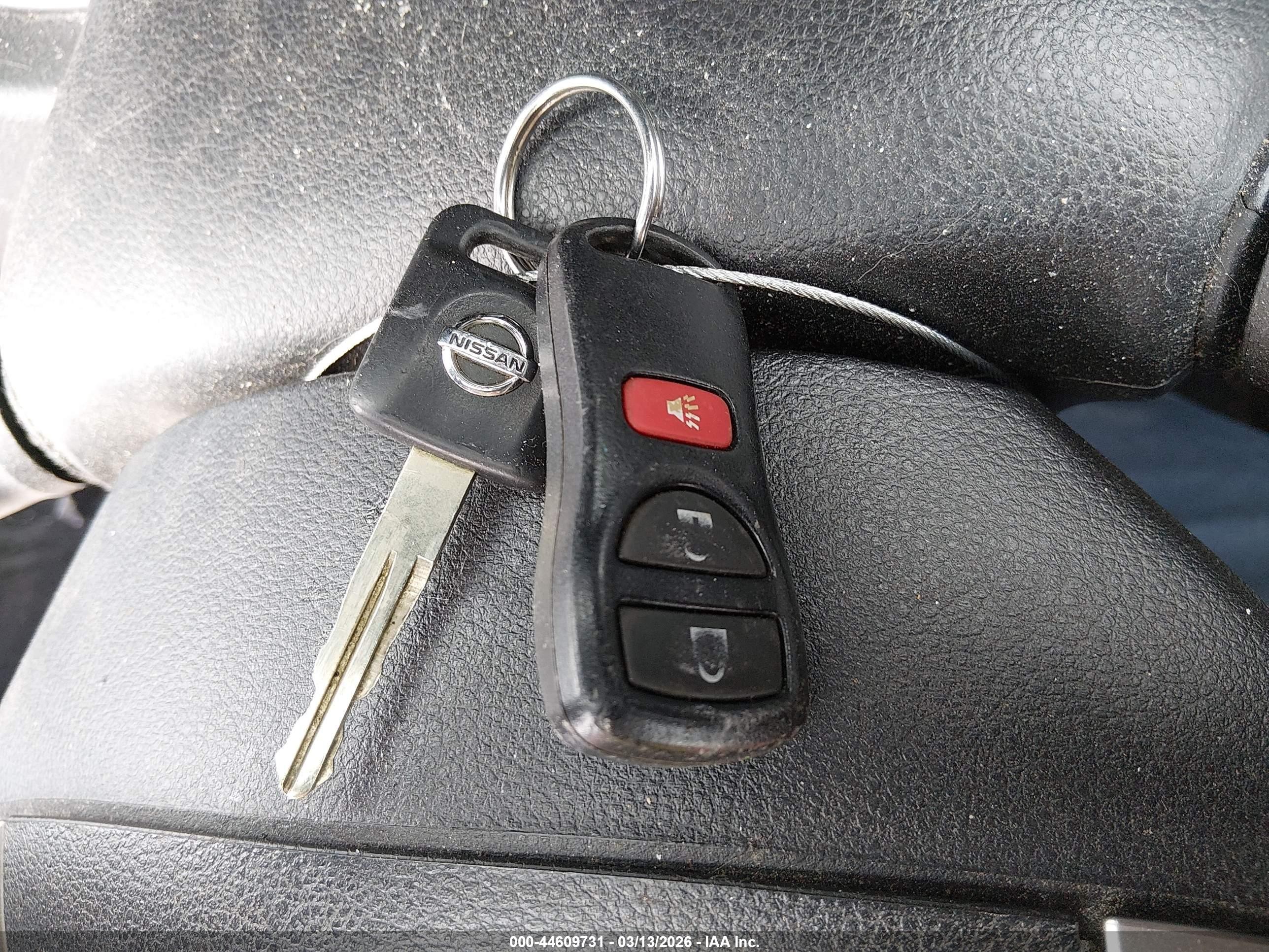 2011 Nissan Versa 1.8s Silver vin: 3N1BC1CPXBL394419
