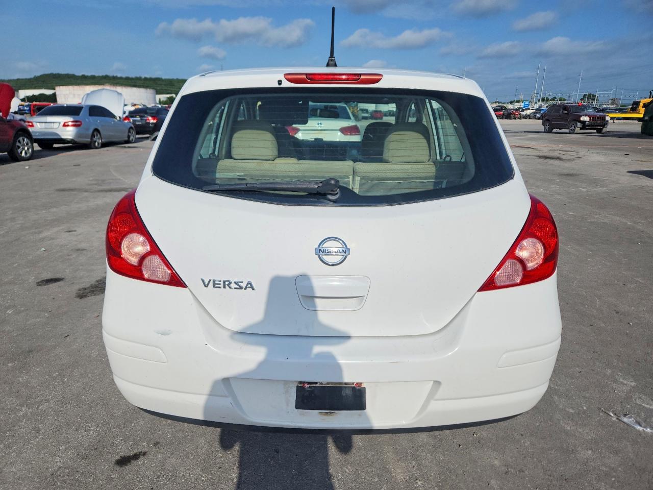 2011 Nissan Versa 1.8 S White vin: 3N1BC1CPXBL406889