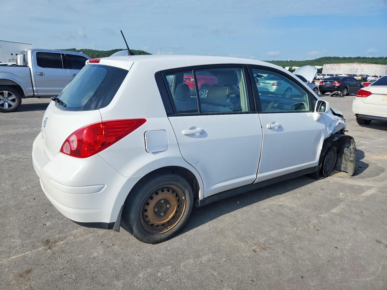 2011 Nissan Versa 1.8 S White vin: 3N1BC1CPXBL406889