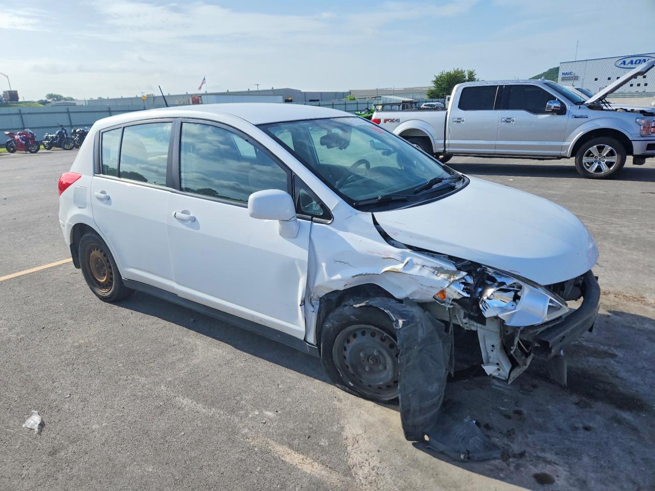 2011 Nissan Versa 1.8 S White vin: 3N1BC1CPXBL406889