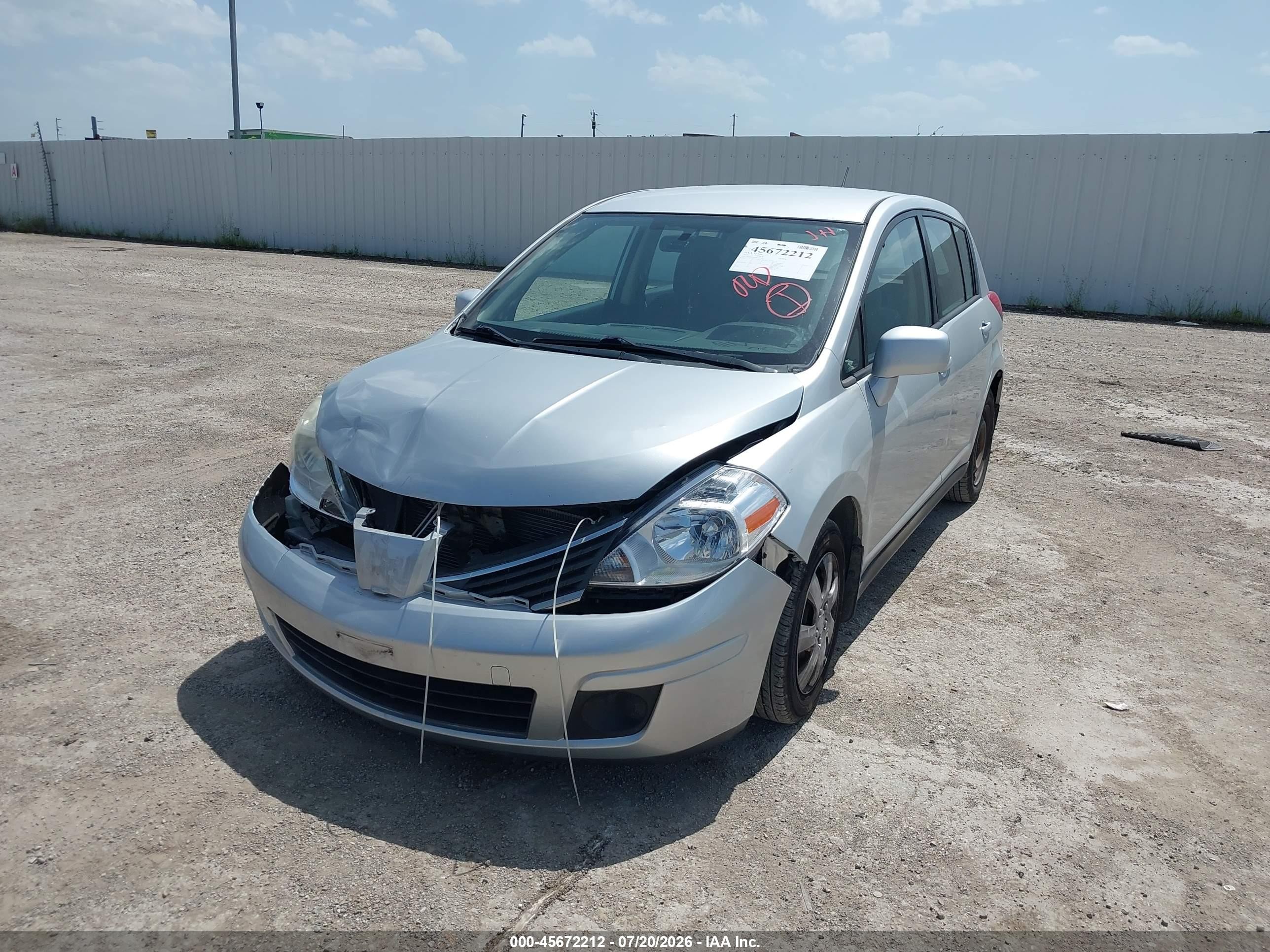2011 Nissan Versa 1.8s Silver vin: 3N1BC1CPXBL442176