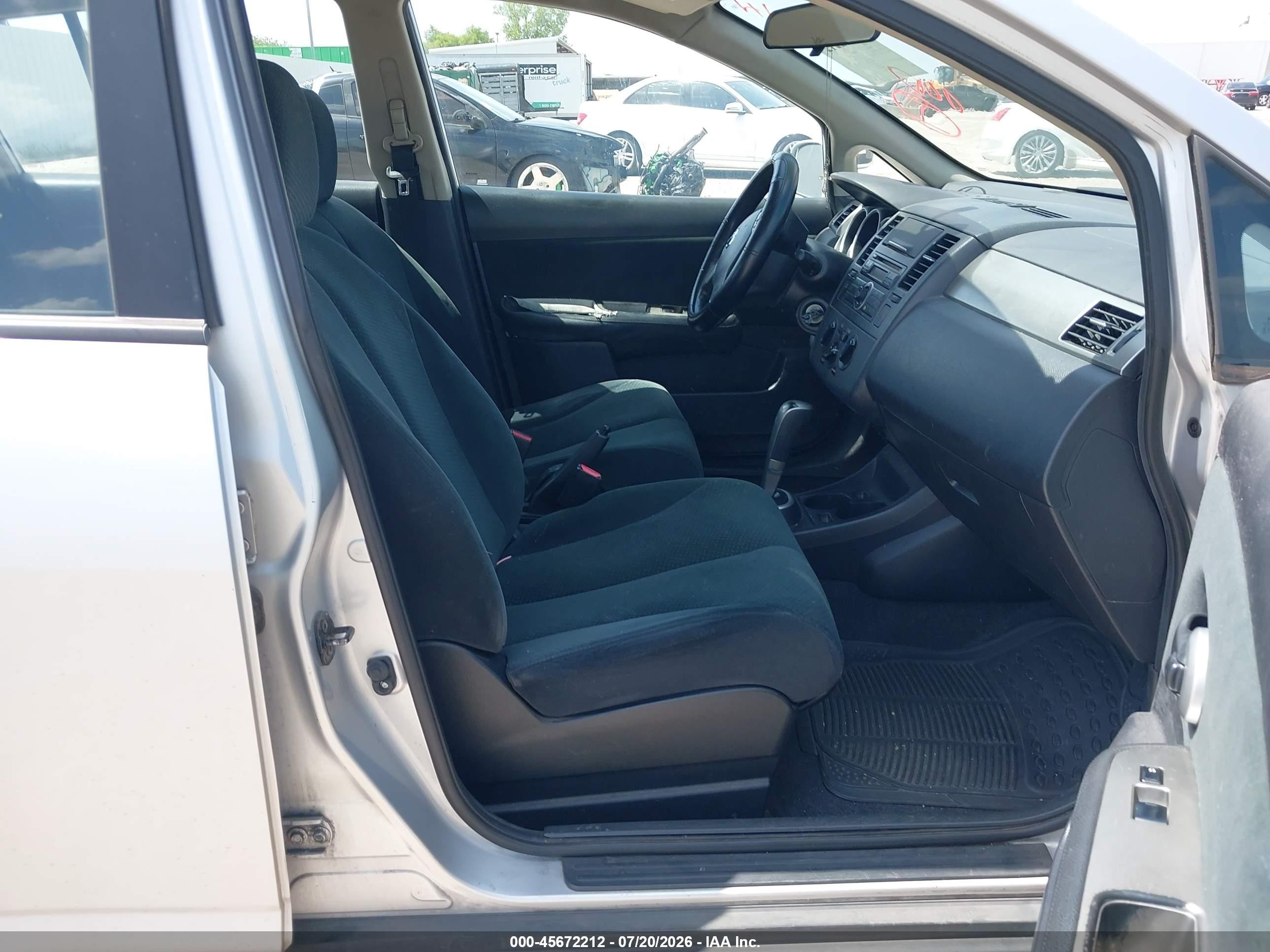 2011 Nissan Versa 1.8s Silver vin: 3N1BC1CPXBL442176
