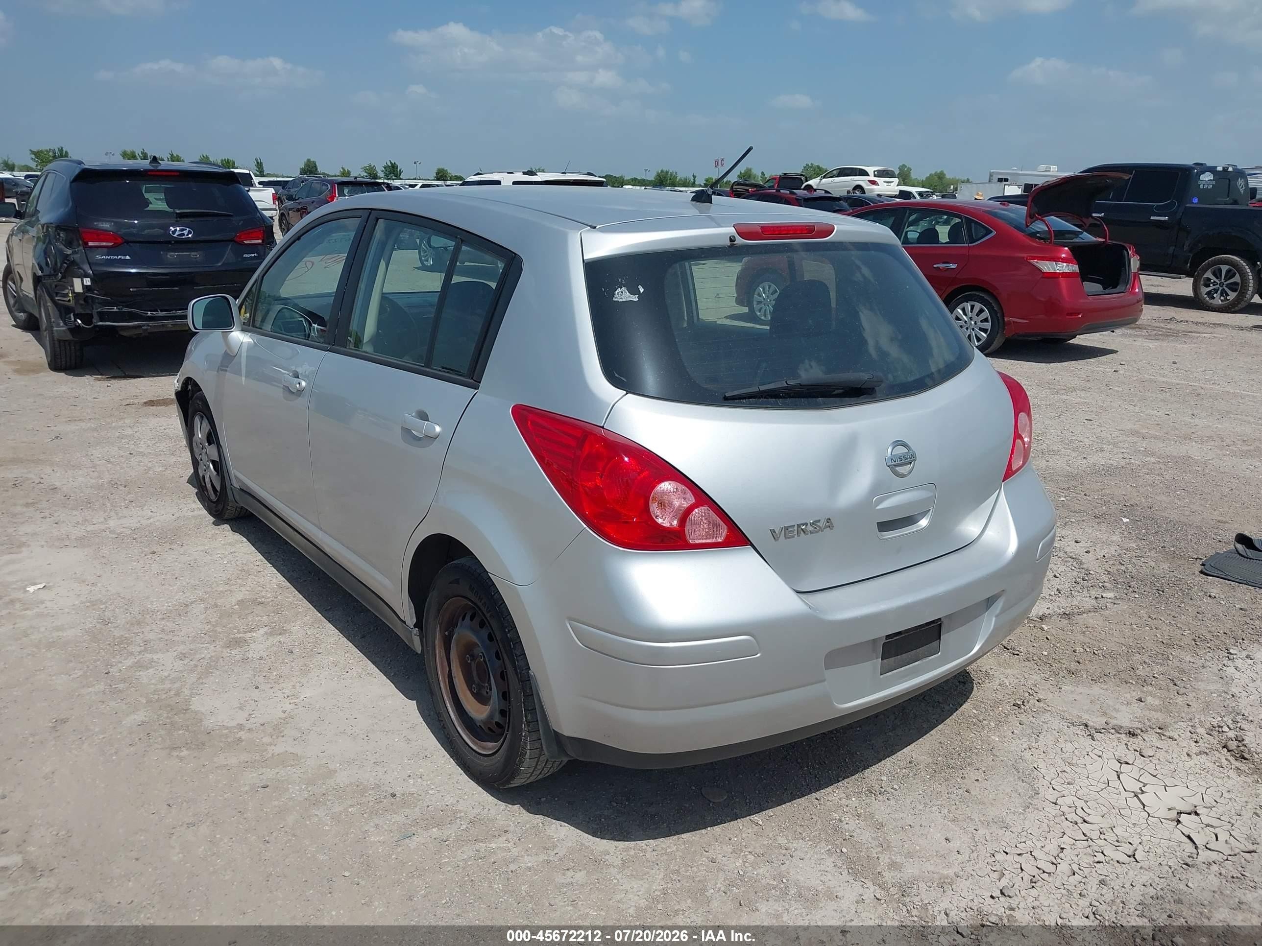 2011 Nissan Versa 1.8s Silver vin: 3N1BC1CPXBL442176
