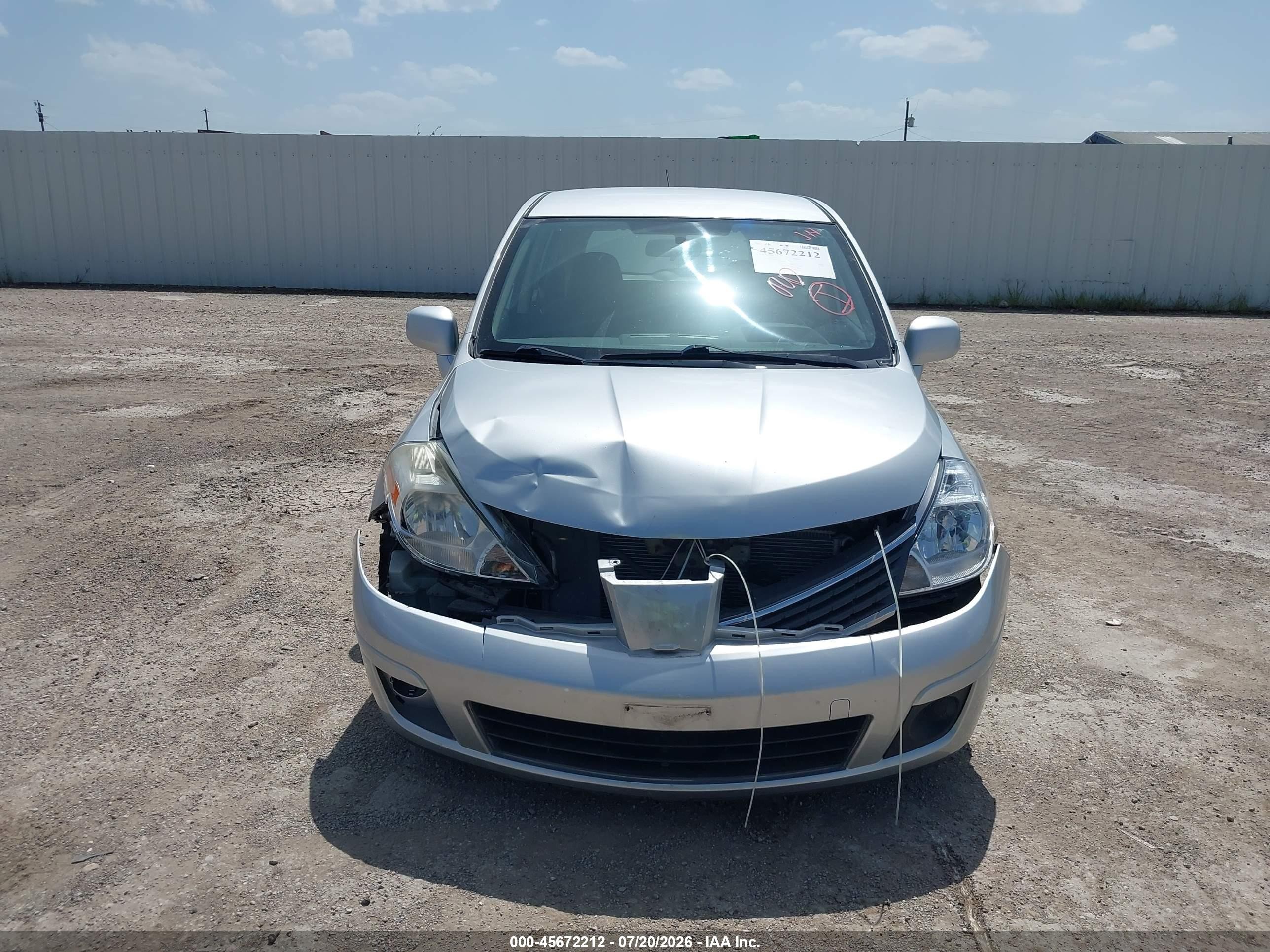 2011 Nissan Versa 1.8s Silver vin: 3N1BC1CPXBL442176