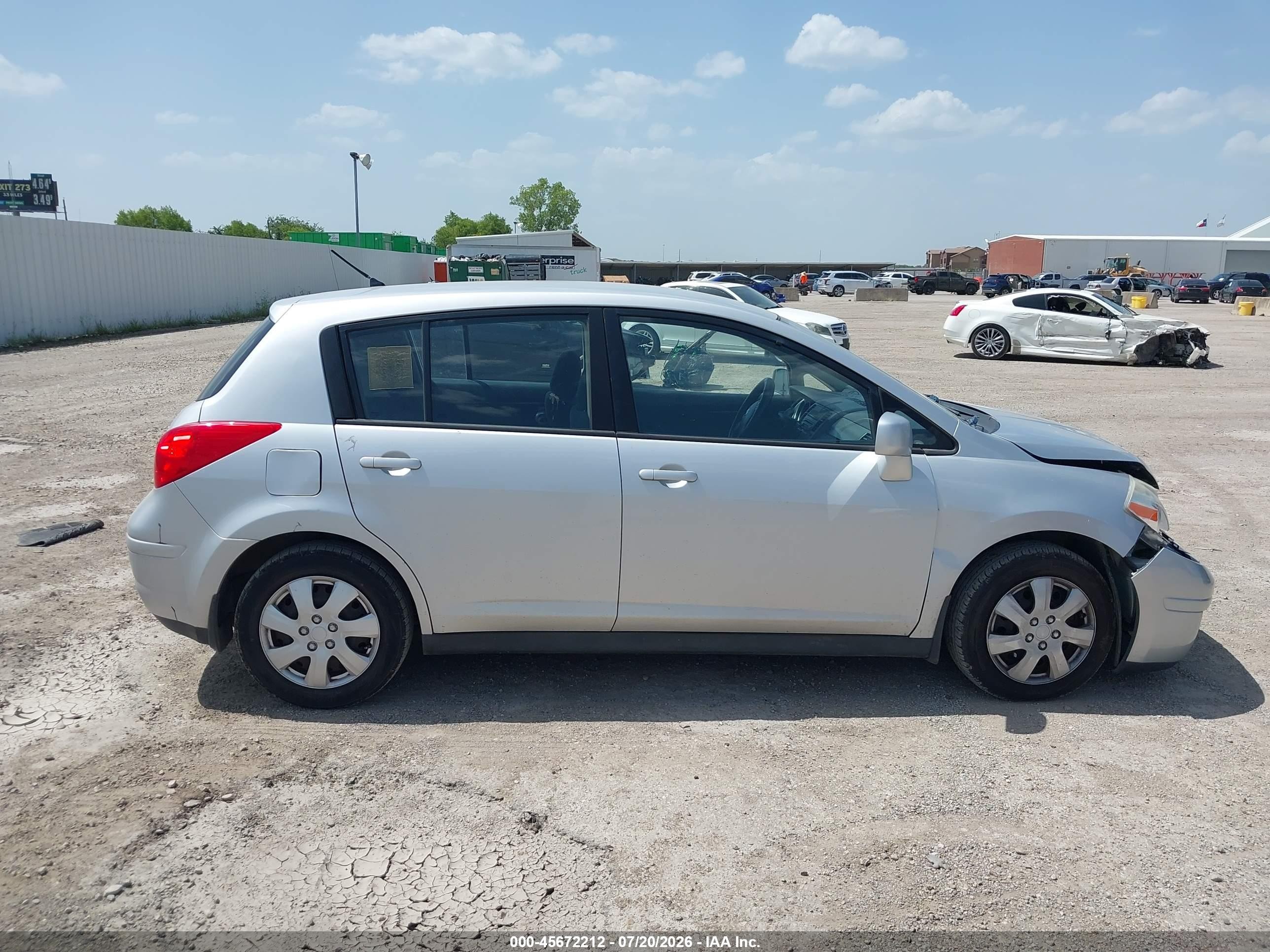 2011 Nissan Versa 1.8s Silver vin: 3N1BC1CPXBL442176