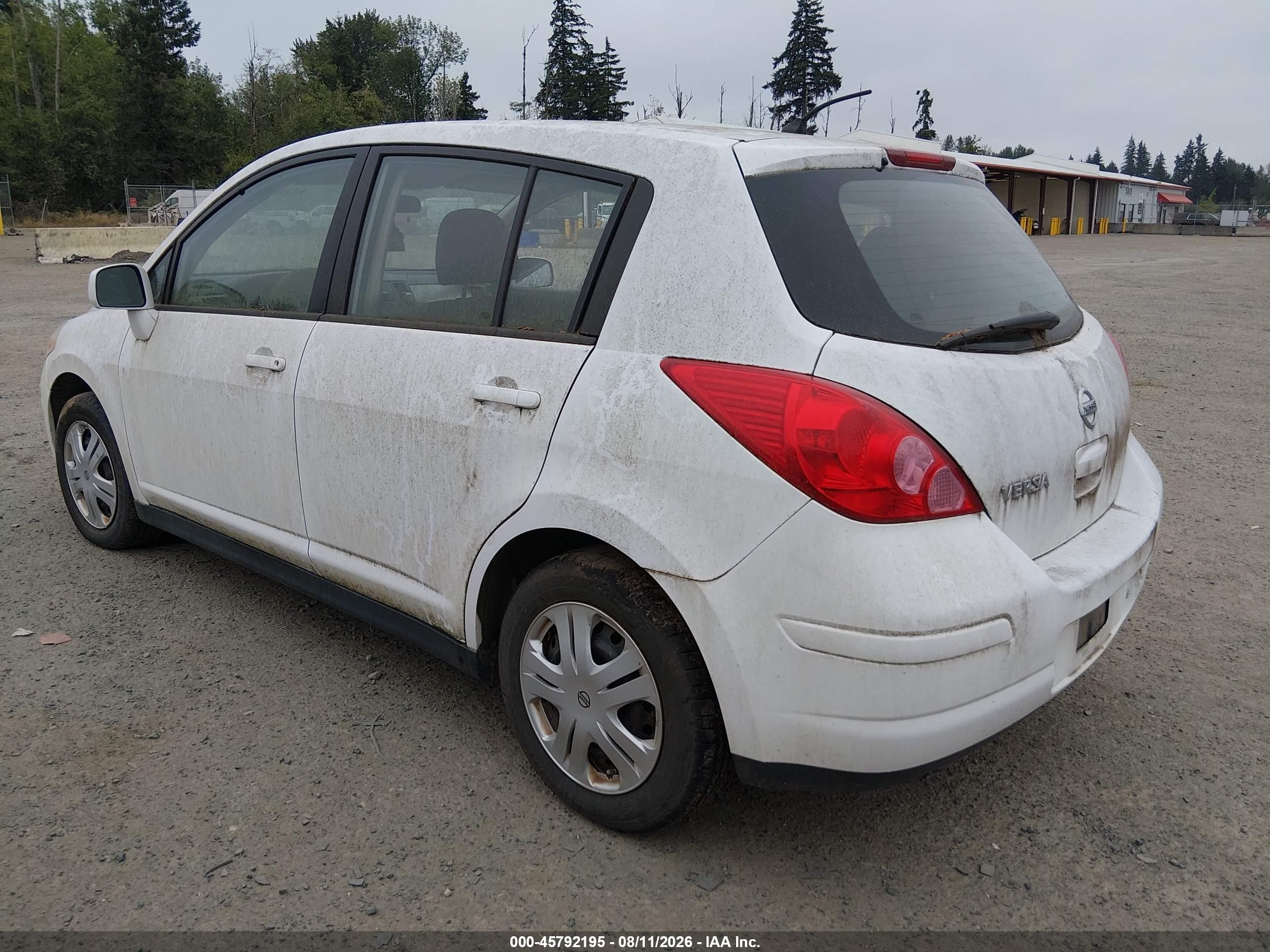 2011 Nissan Versa 1.8s Белый vin: 3N1BC1CPXBL495282