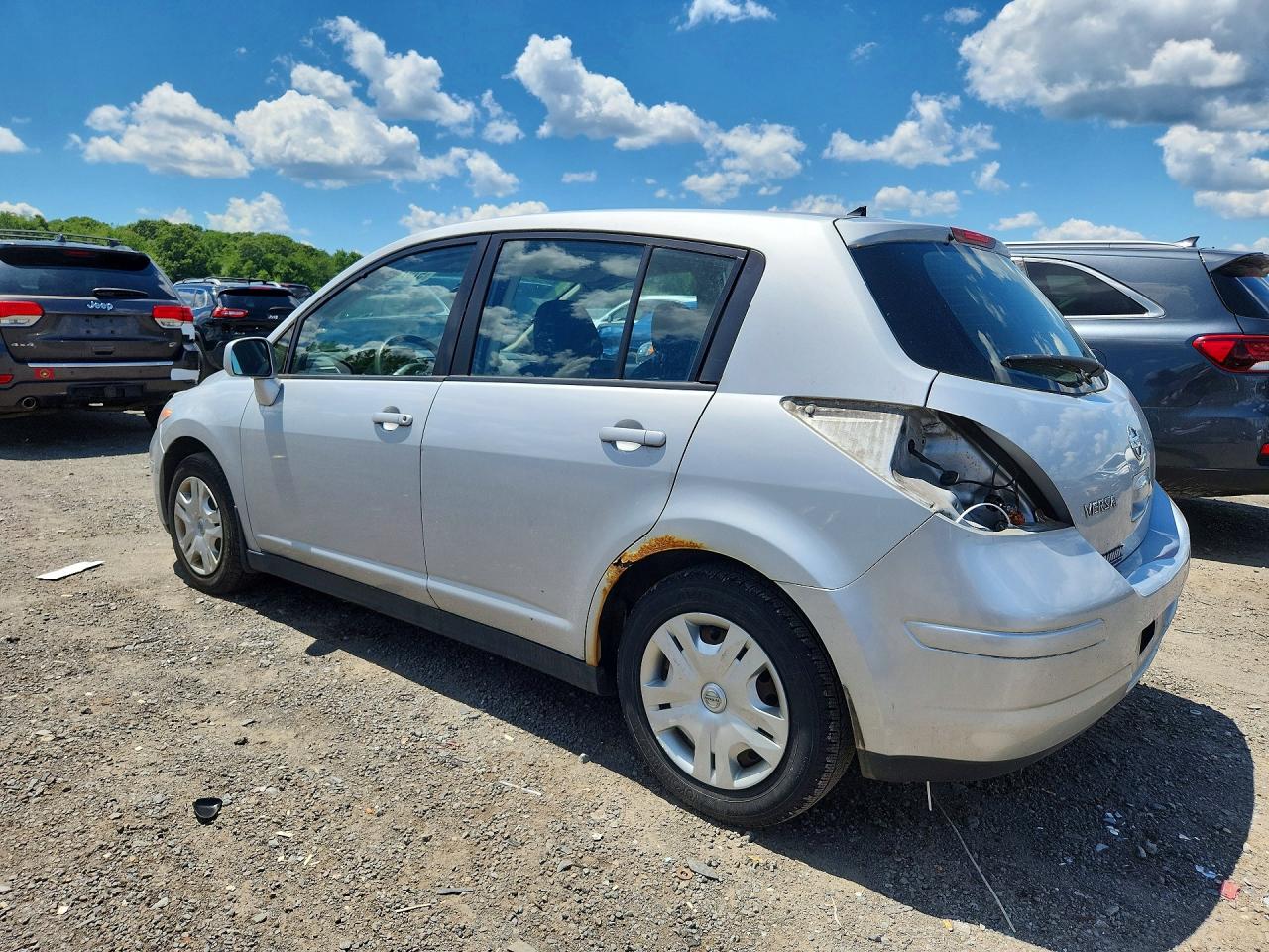 2011 Nissan Versa 1.8 S Серебряный vin: 3N1BC1CPXBL499011