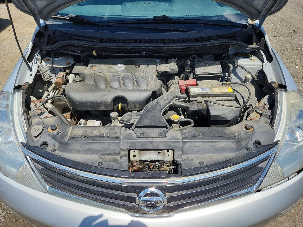 2011 Nissan Versa 1.8 S Серебряный vin: 3N1BC1CPXBL499011