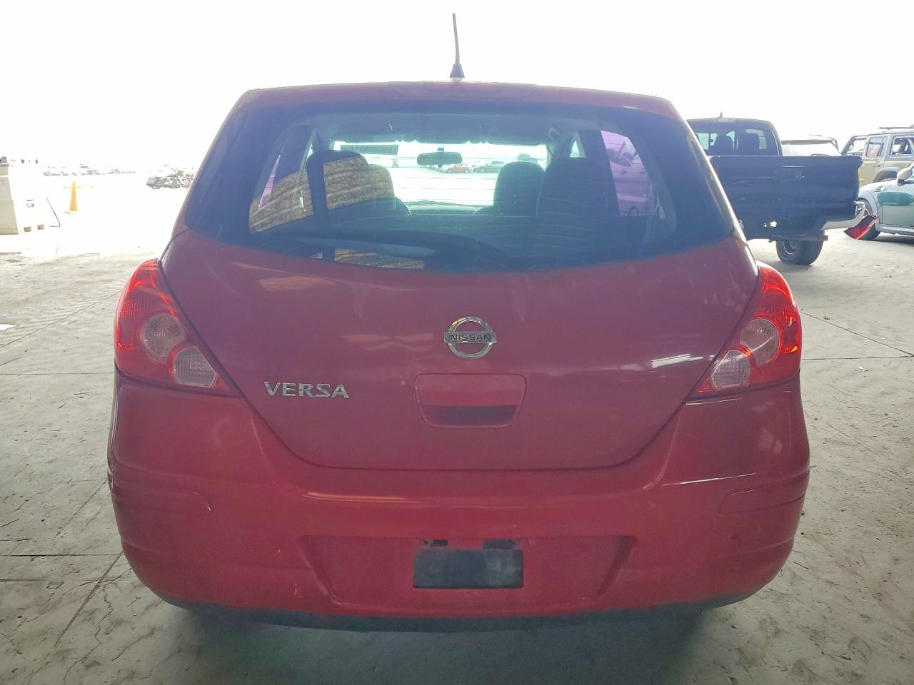 2011 Nissan Versa 1.8 S Red vin: 3N1BC1CPXBL500142