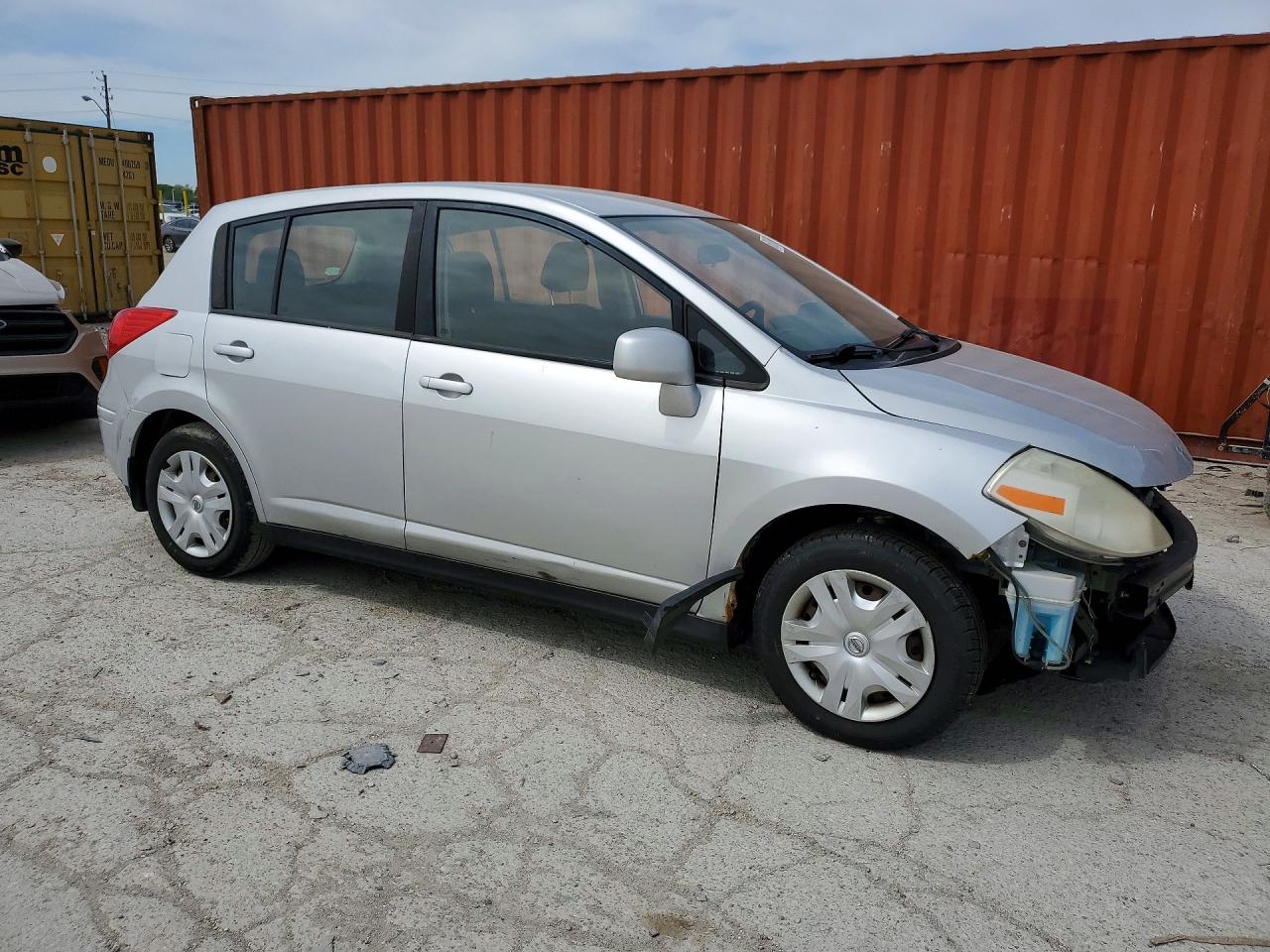 2011 Nissan Versa 1.8 S Silver vin: 3N1BC1CPXBL501369
