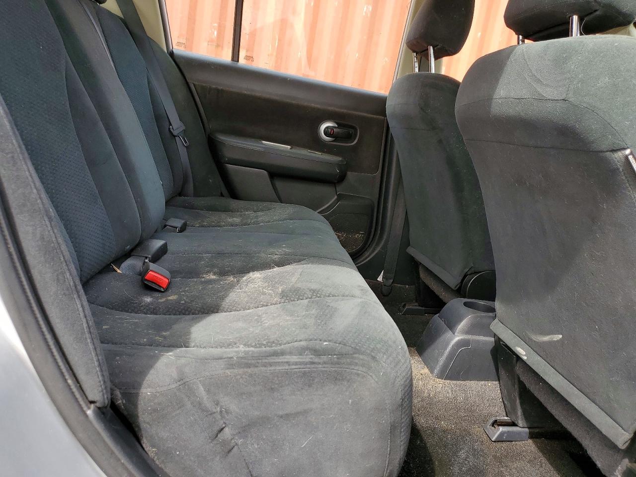 2011 Nissan Versa 1.8 S Silver vin: 3N1BC1CPXBL501369