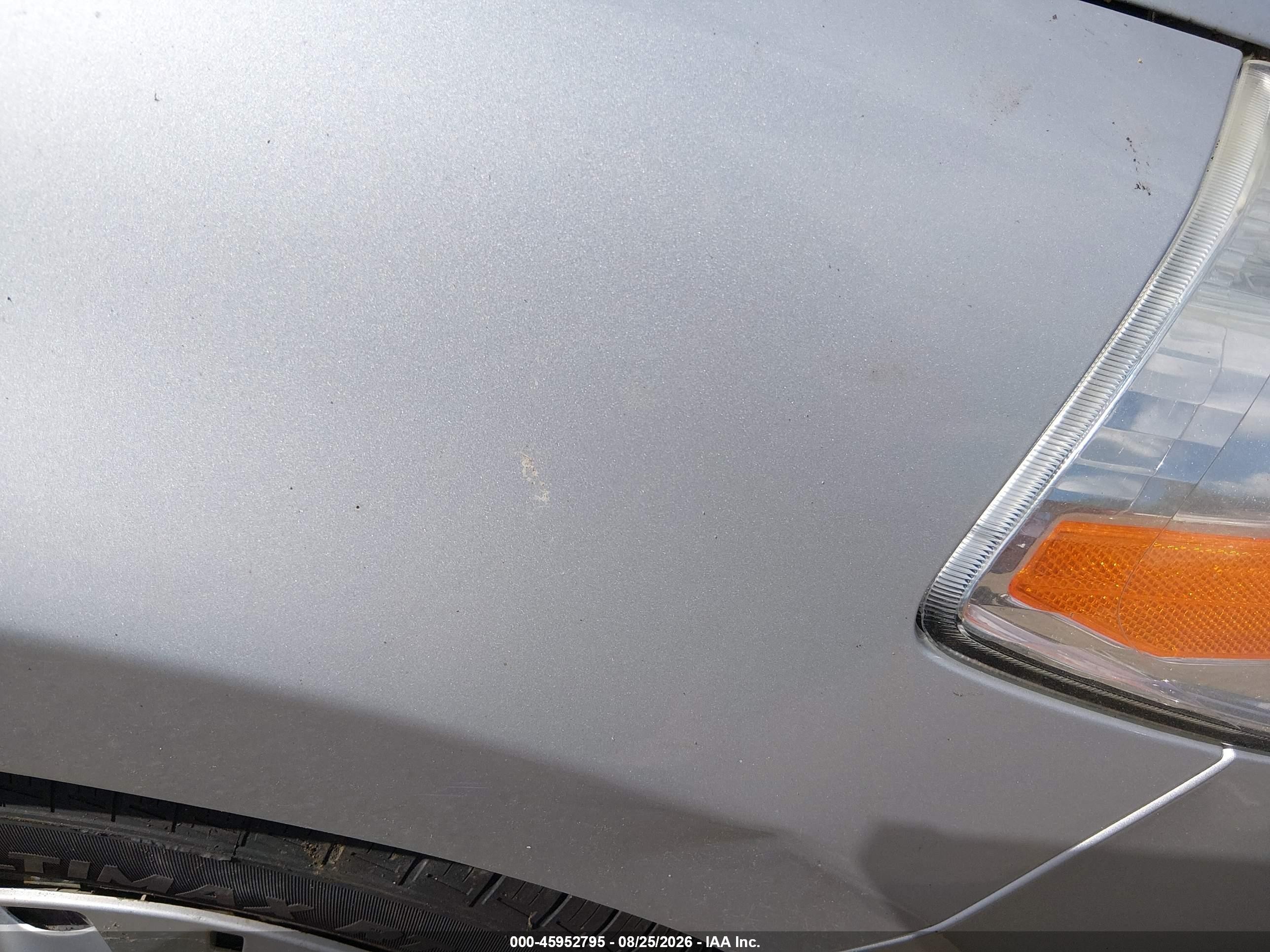 2011 Nissan Versa 1.8s Silver vin: 3N1BC1CPXBL507723