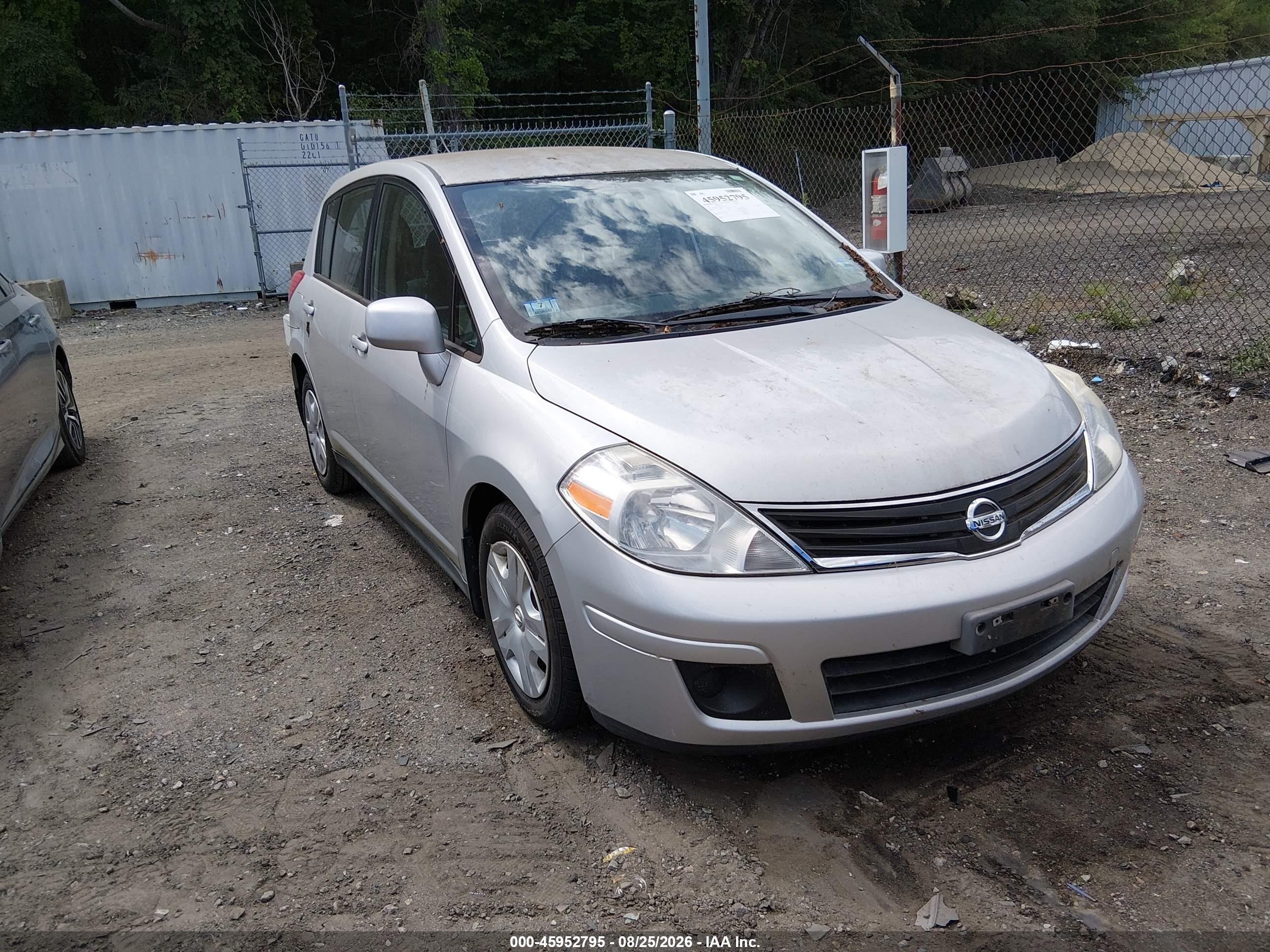2011 Nissan Versa 1.8s Silver vin: 3N1BC1CPXBL507723