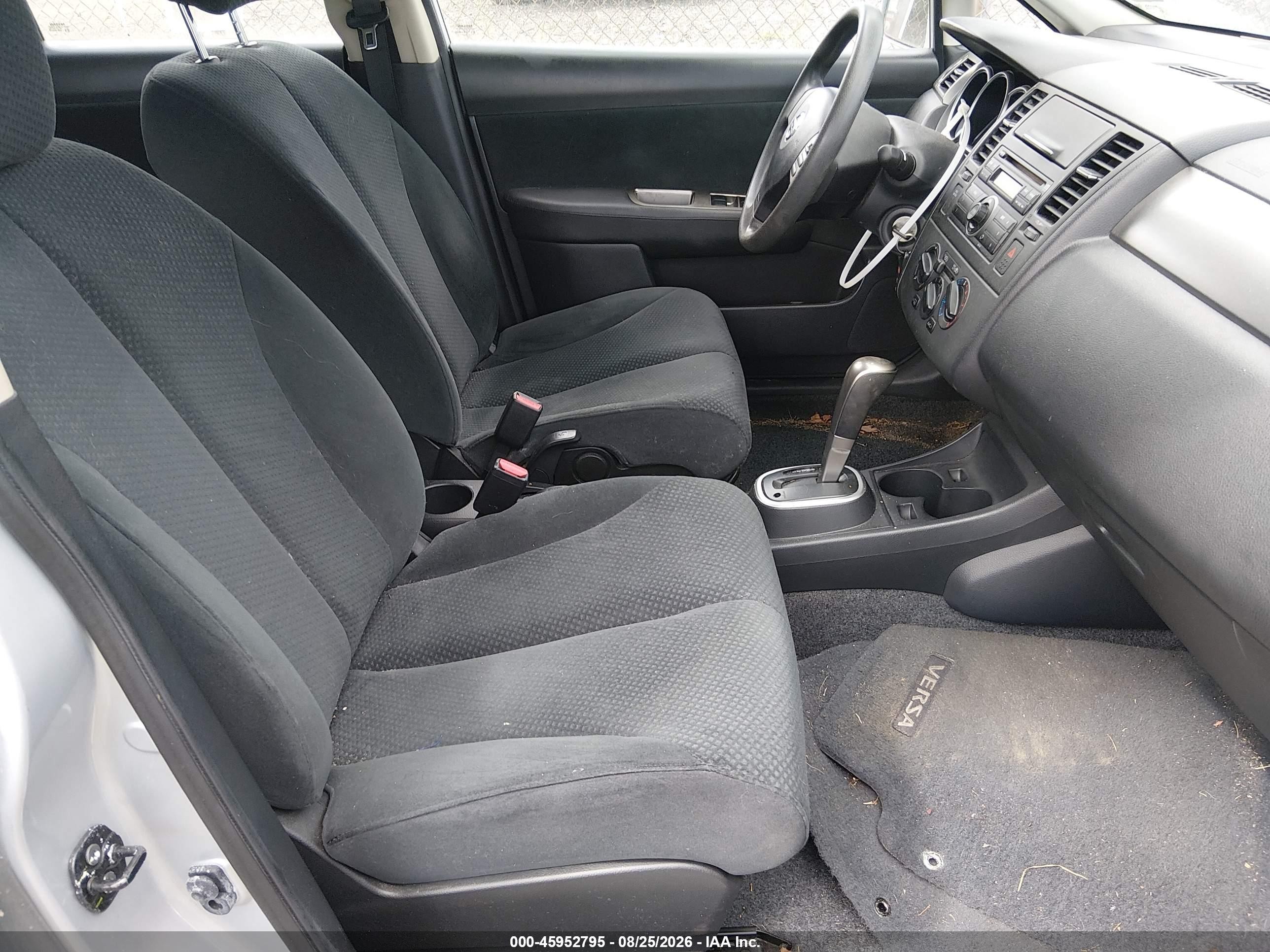 2011 Nissan Versa 1.8s Silver vin: 3N1BC1CPXBL507723